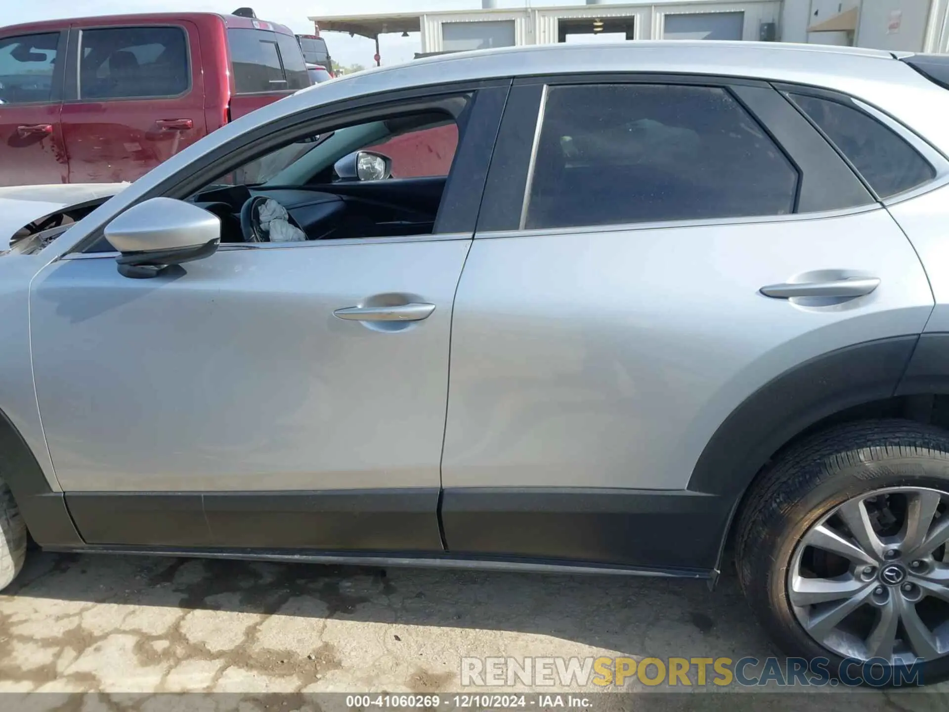 15 fotografías del automóvil dañado 3MVDMABL7MM228386 MAZDA CX-30 2021