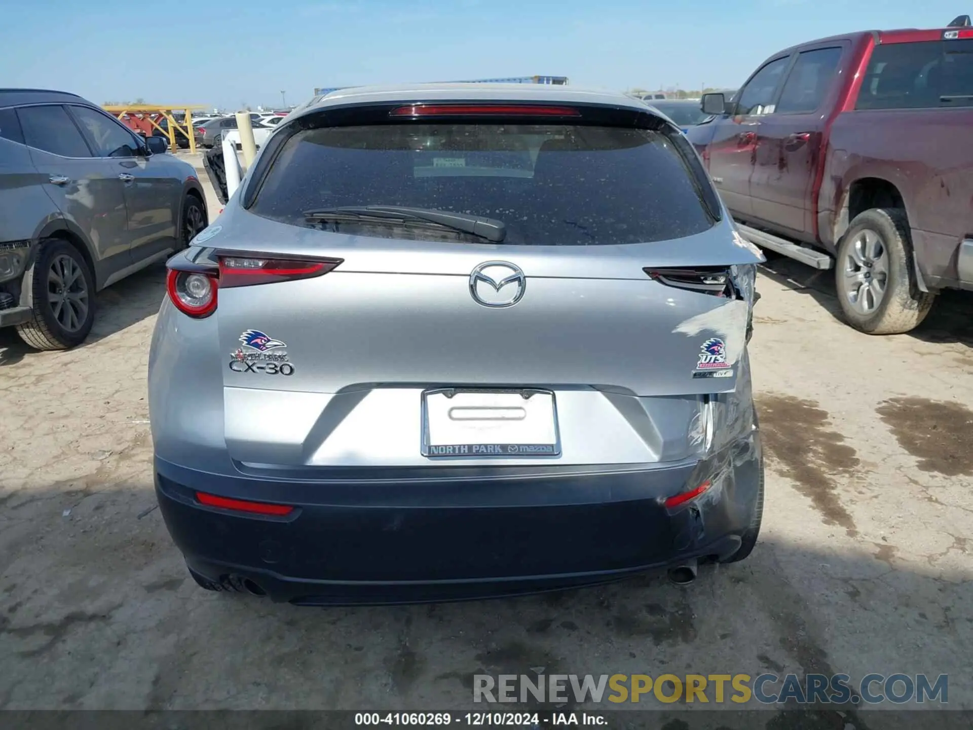 17 fotografías del automóvil dañado 3MVDMABL7MM228386 MAZDA CX-30 2021