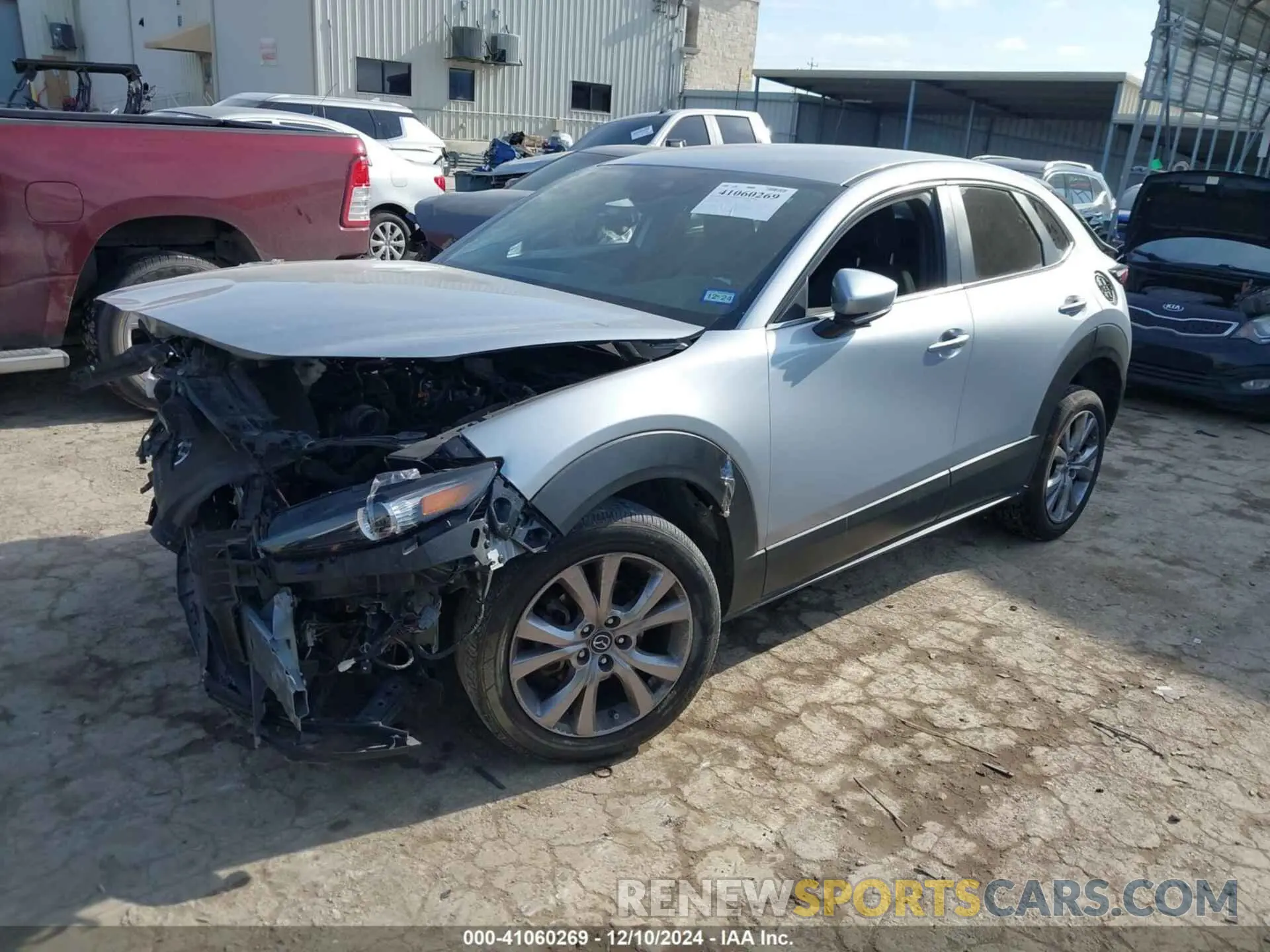 2 fotografías del automóvil dañado 3MVDMABL7MM228386 MAZDA CX-30 2021