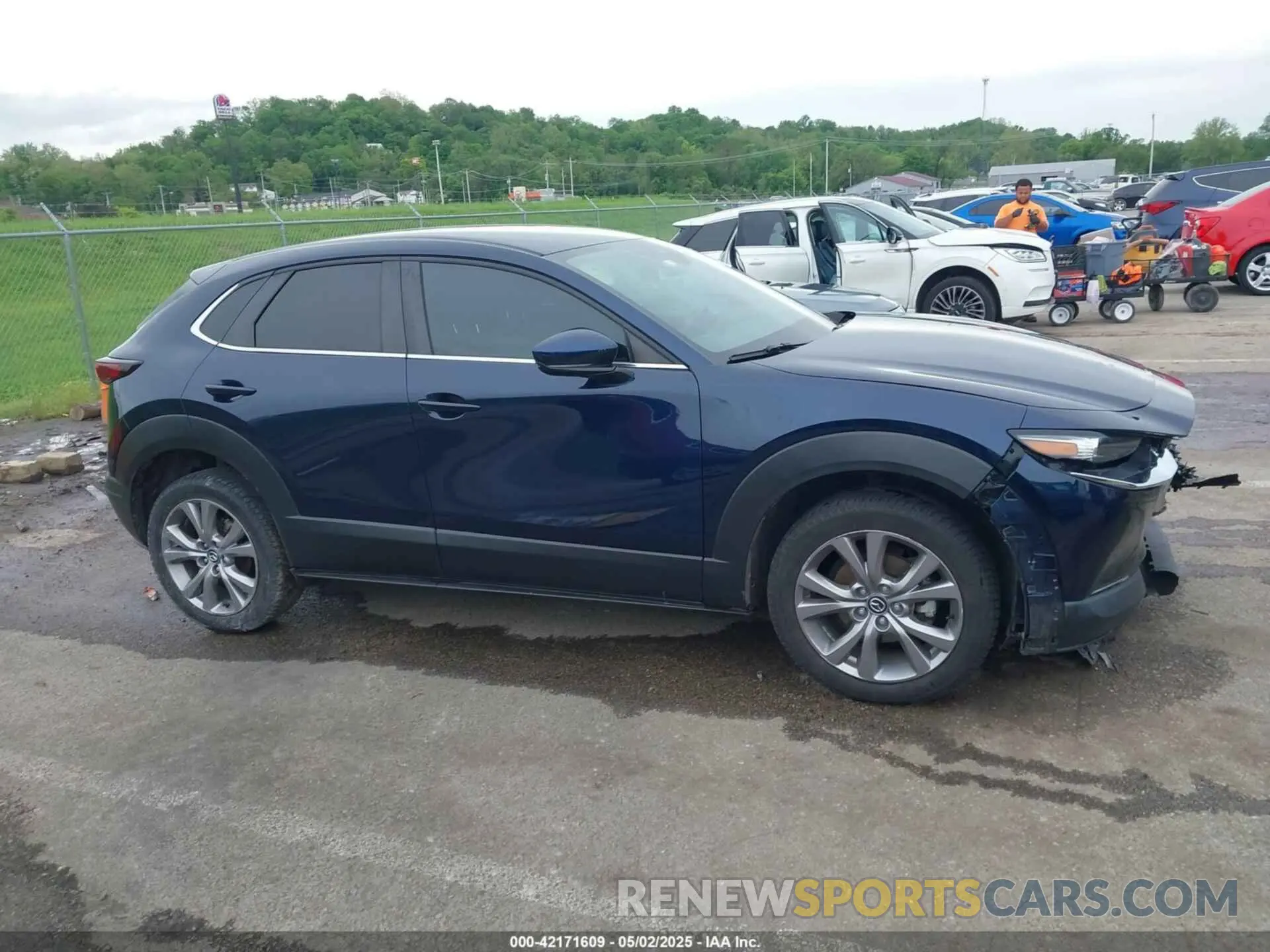 13 fotografías del automóvil dañado 3MVDMABL8MM209992 MAZDA CX-30 2021