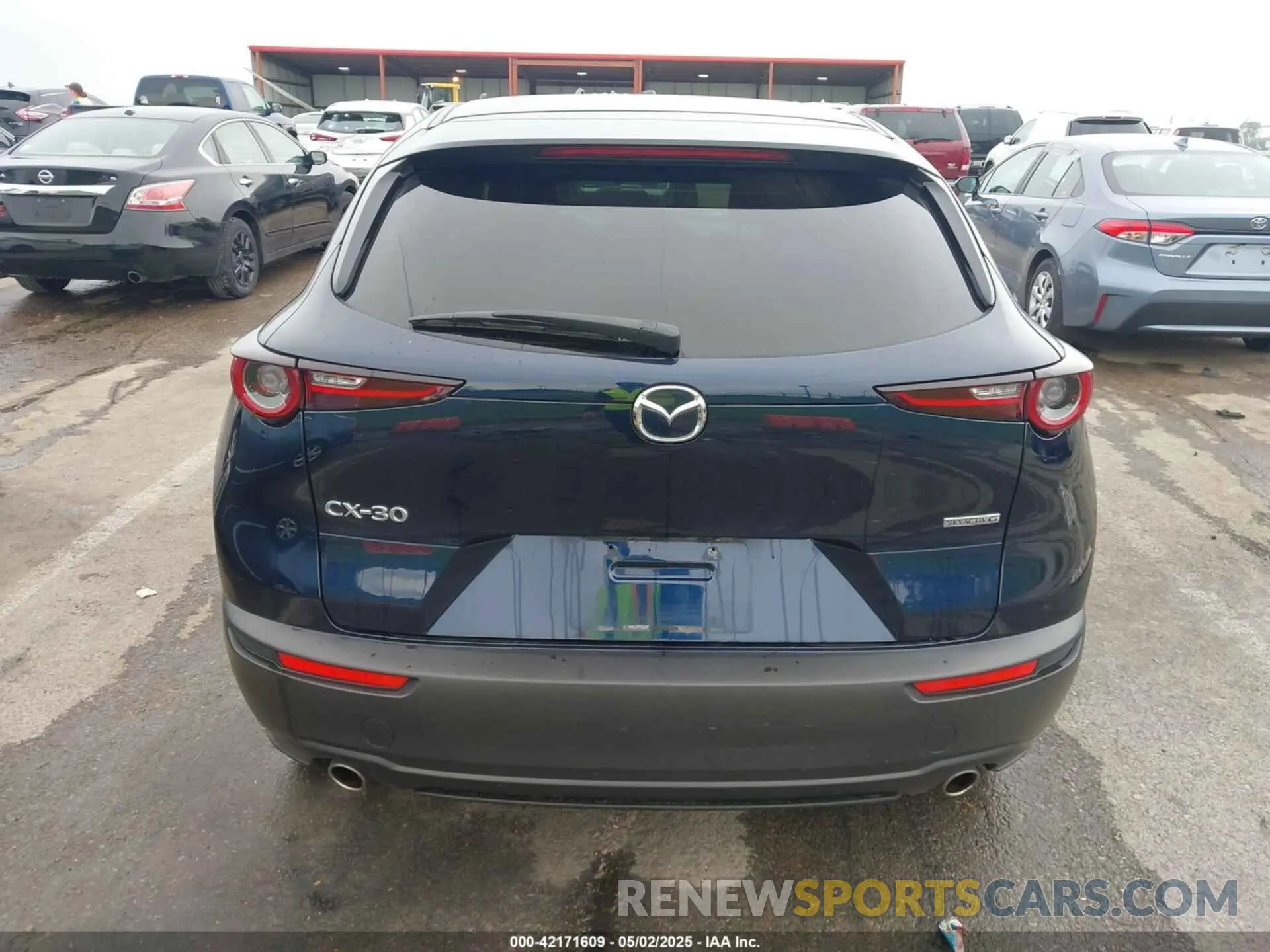 16 fotografías del automóvil dañado 3MVDMABL8MM209992 MAZDA CX-30 2021