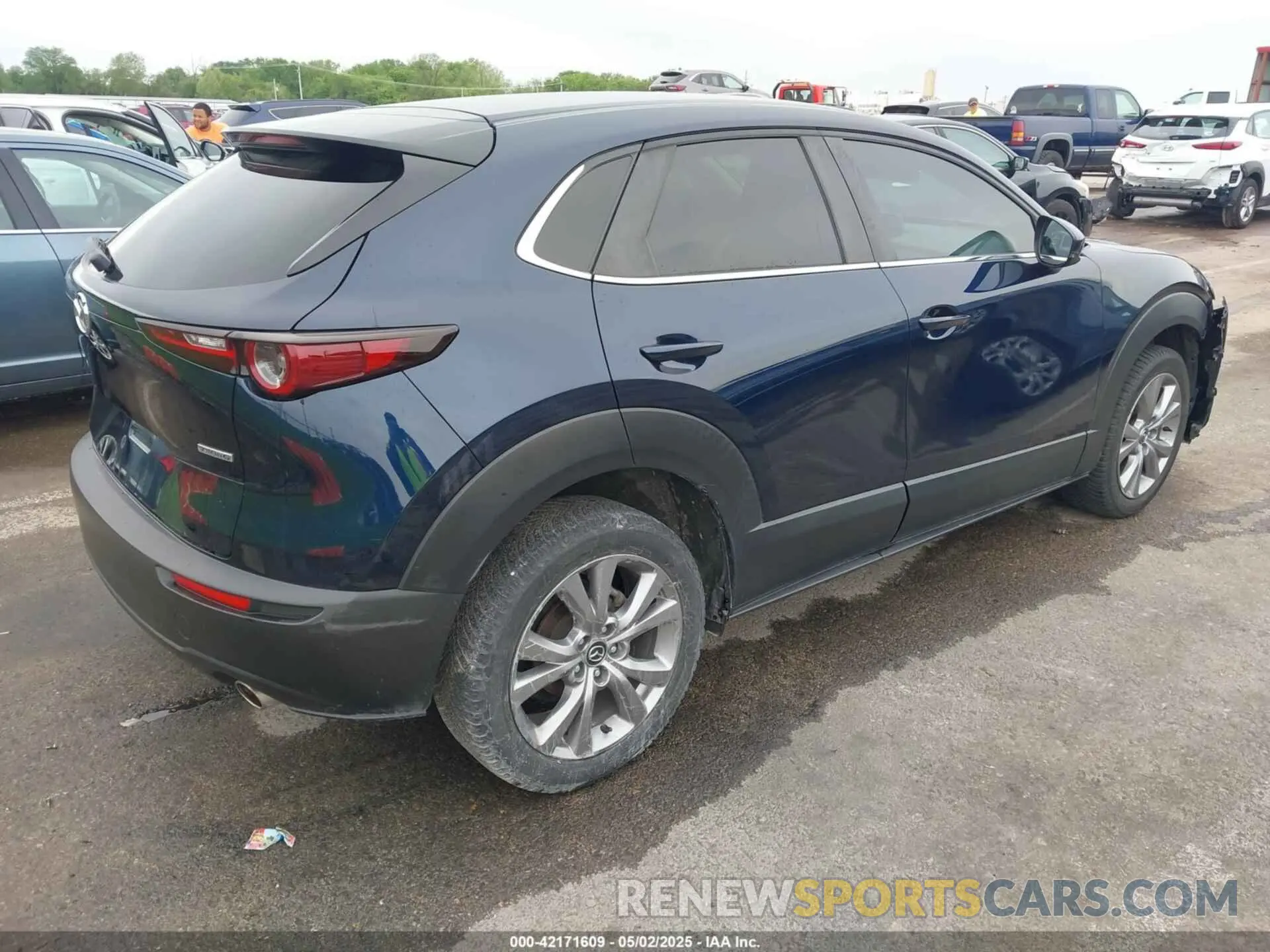 4 fotografías del automóvil dañado 3MVDMABL8MM209992 MAZDA CX-30 2021