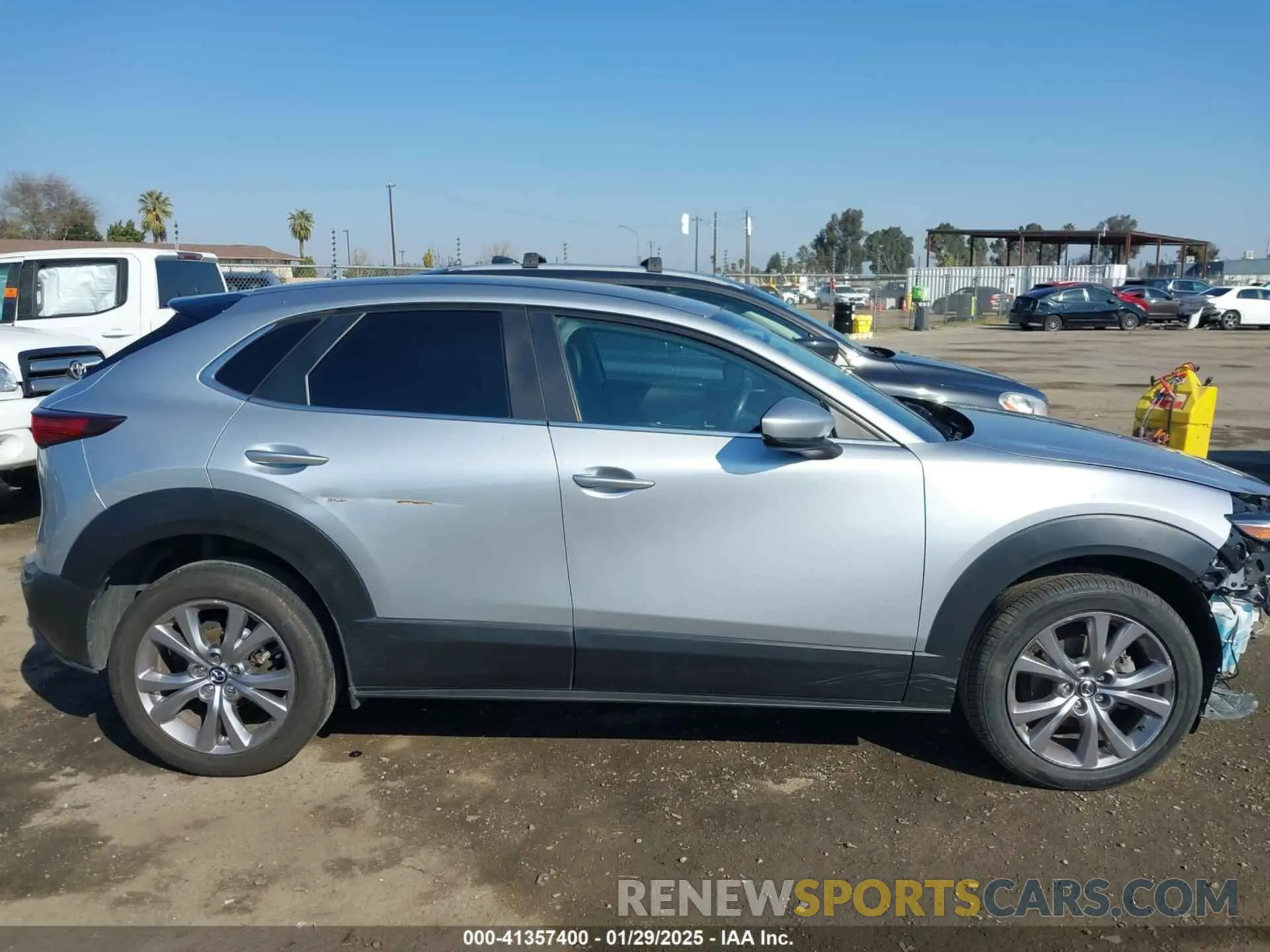 14 fotografías del automóvil dañado 3MVDMABL8MM212018 MAZDA CX-30 2021