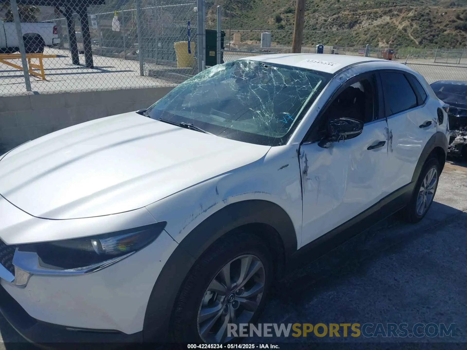16 fotografías del automóvil dañado 3MVDMABL9MM309437 MAZDA CX-30 2021