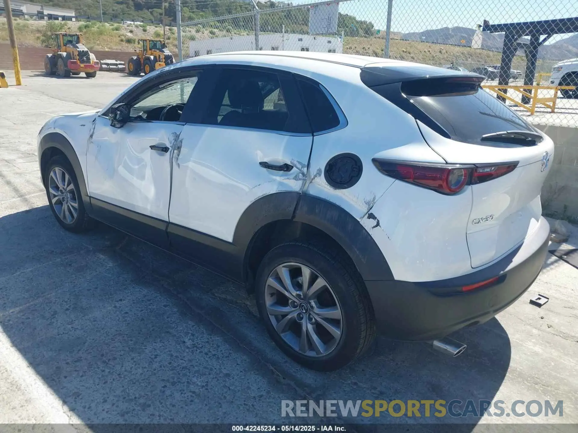 3 fotografías del automóvil dañado 3MVDMABL9MM309437 MAZDA CX-30 2021
