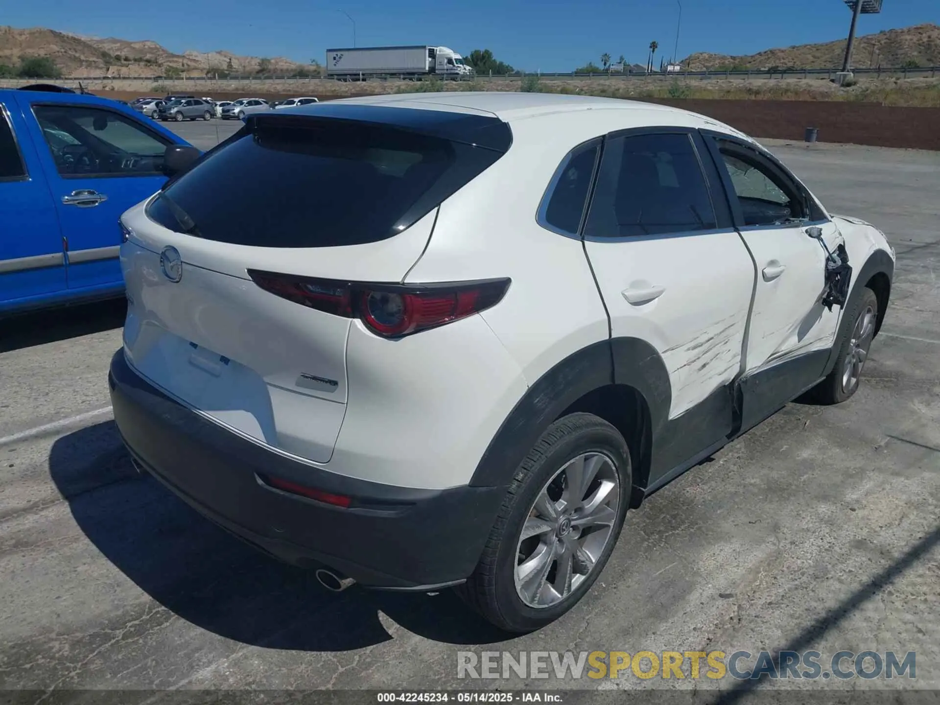 4 fotografías del automóvil dañado 3MVDMABL9MM309437 MAZDA CX-30 2021