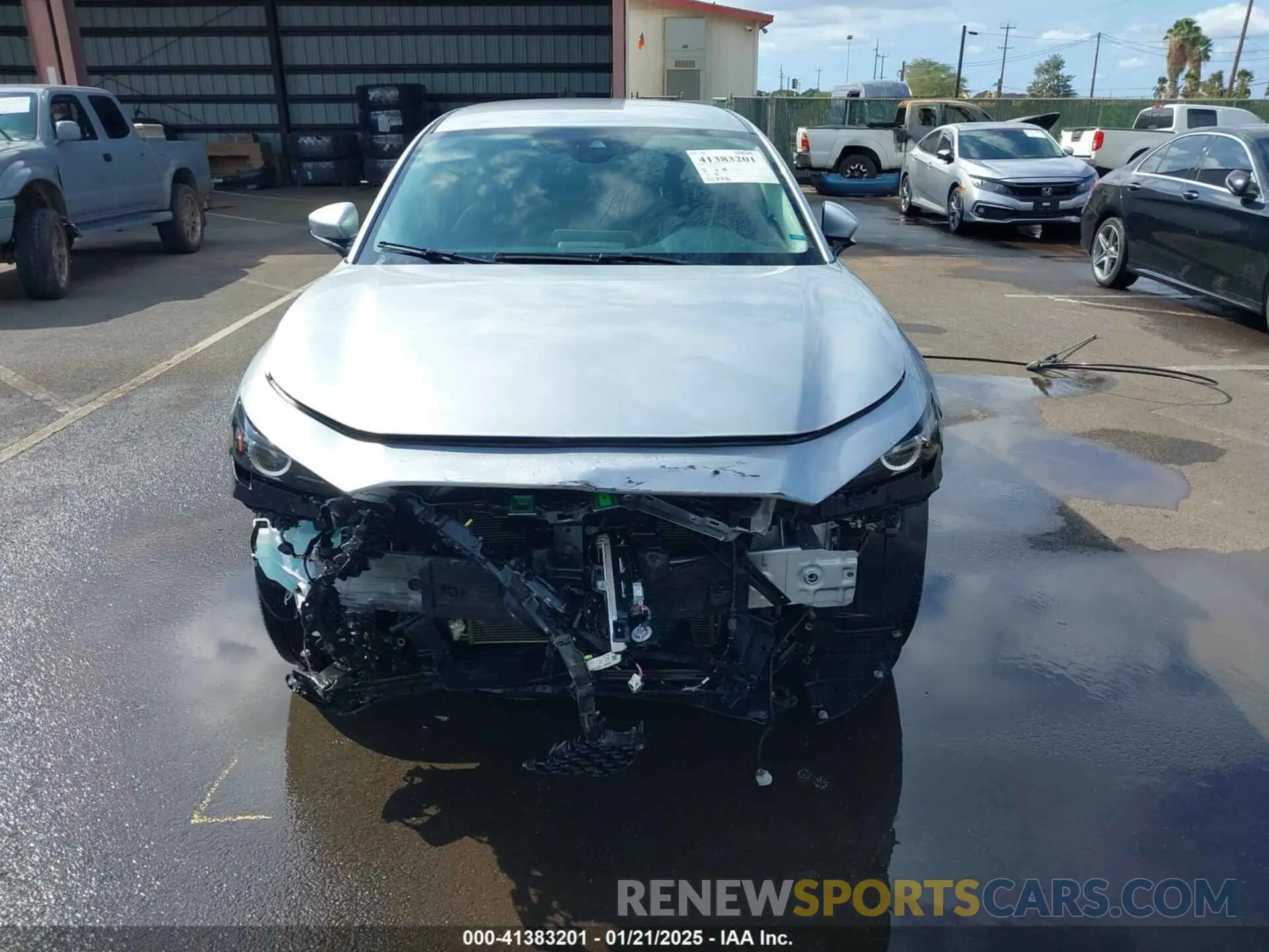 13 fotografías del automóvil dañado 3MVDMABLXMM221559 MAZDA CX-30 2021