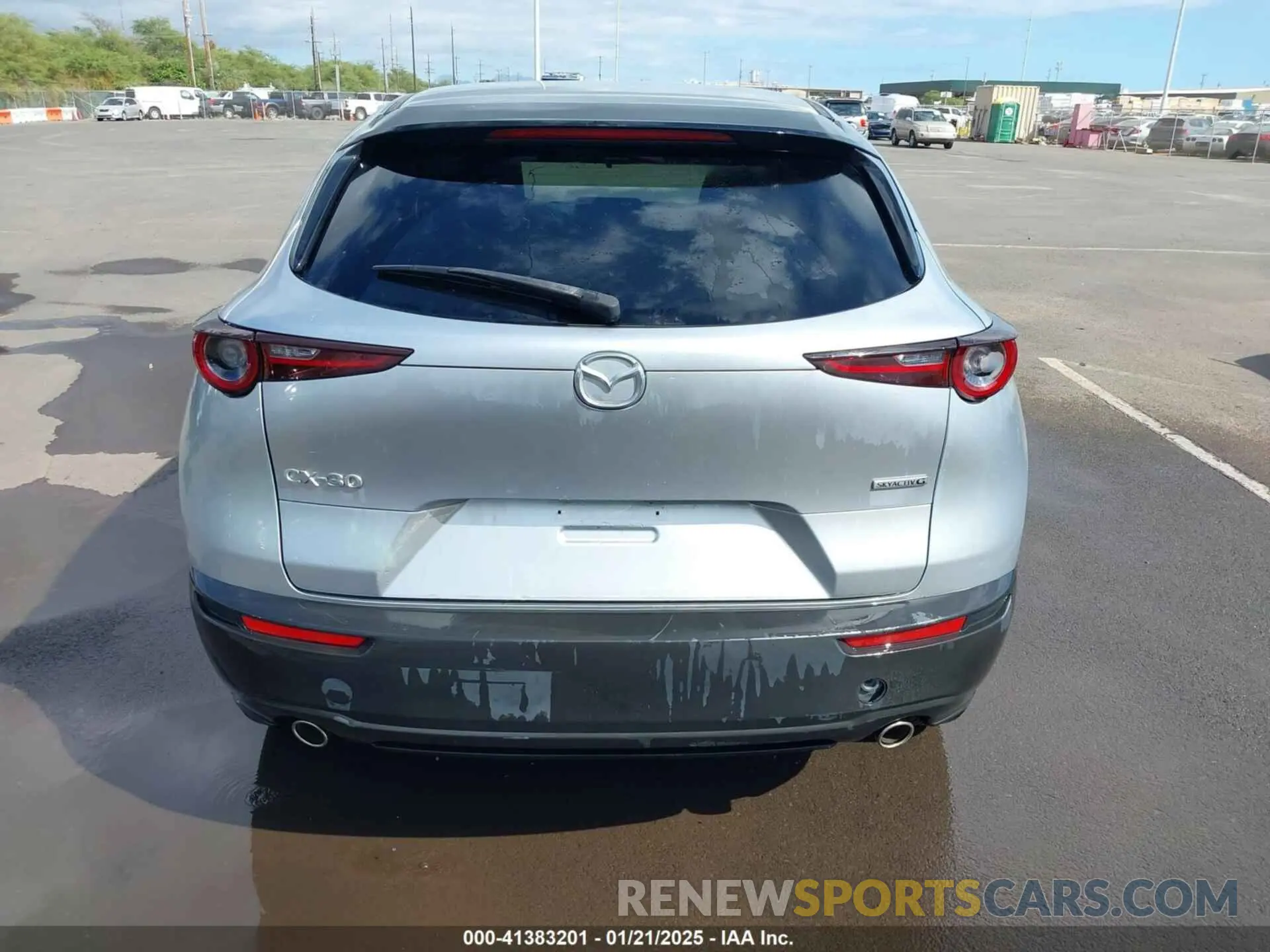 17 fotografías del automóvil dañado 3MVDMABLXMM221559 MAZDA CX-30 2021