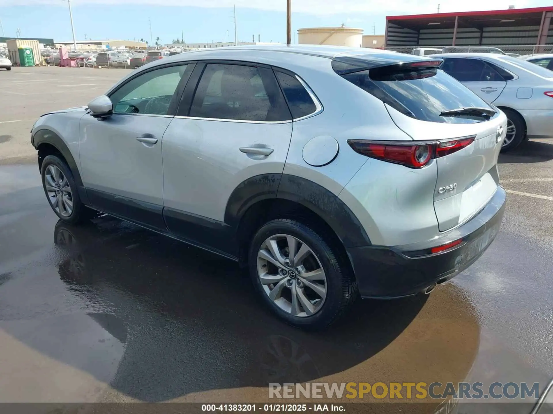 3 fotografías del automóvil dañado 3MVDMABLXMM221559 MAZDA CX-30 2021