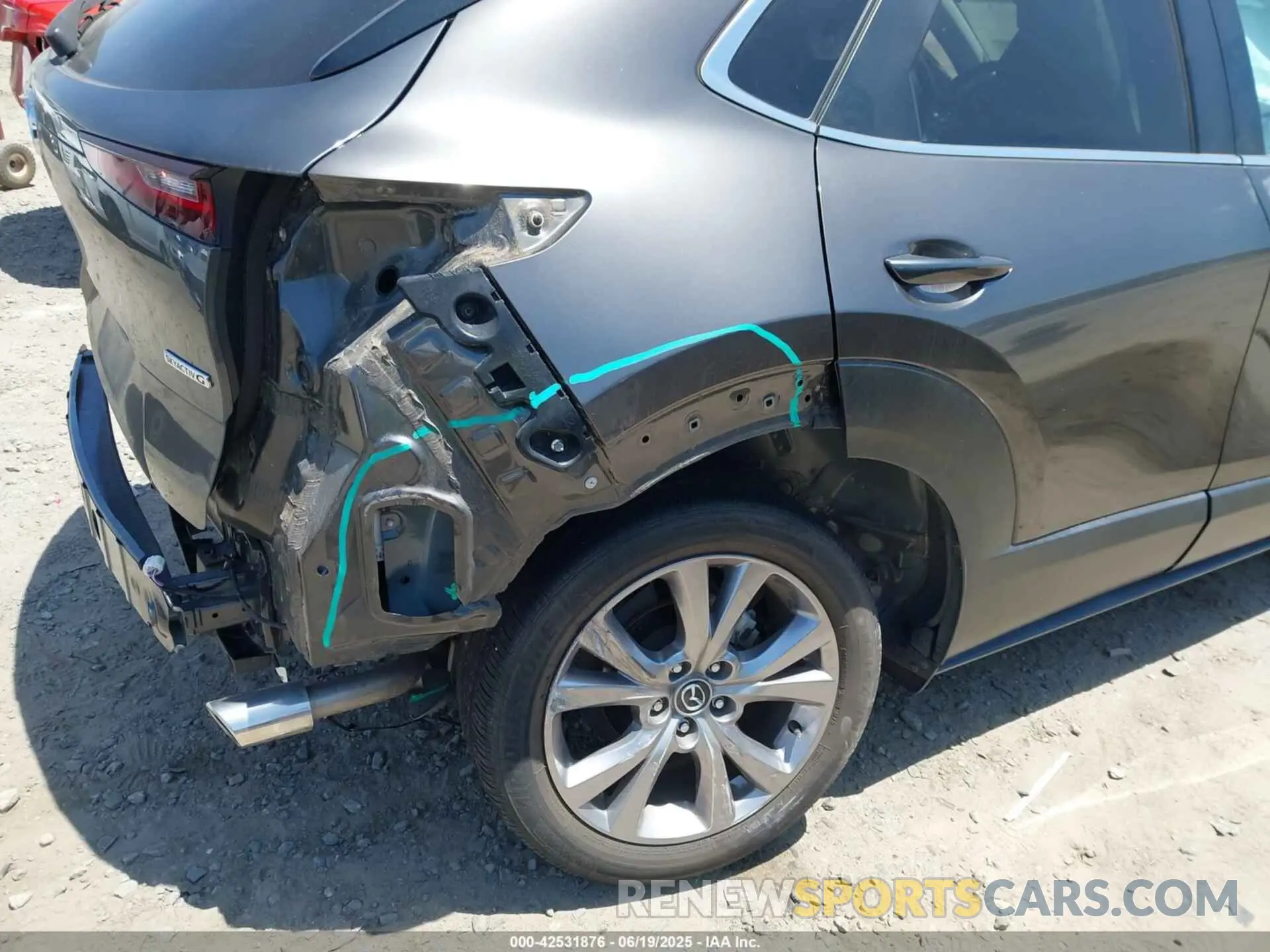 6 fotografías del automóvil dañado 3MVDMACL4MM213844 MAZDA CX-30 2021