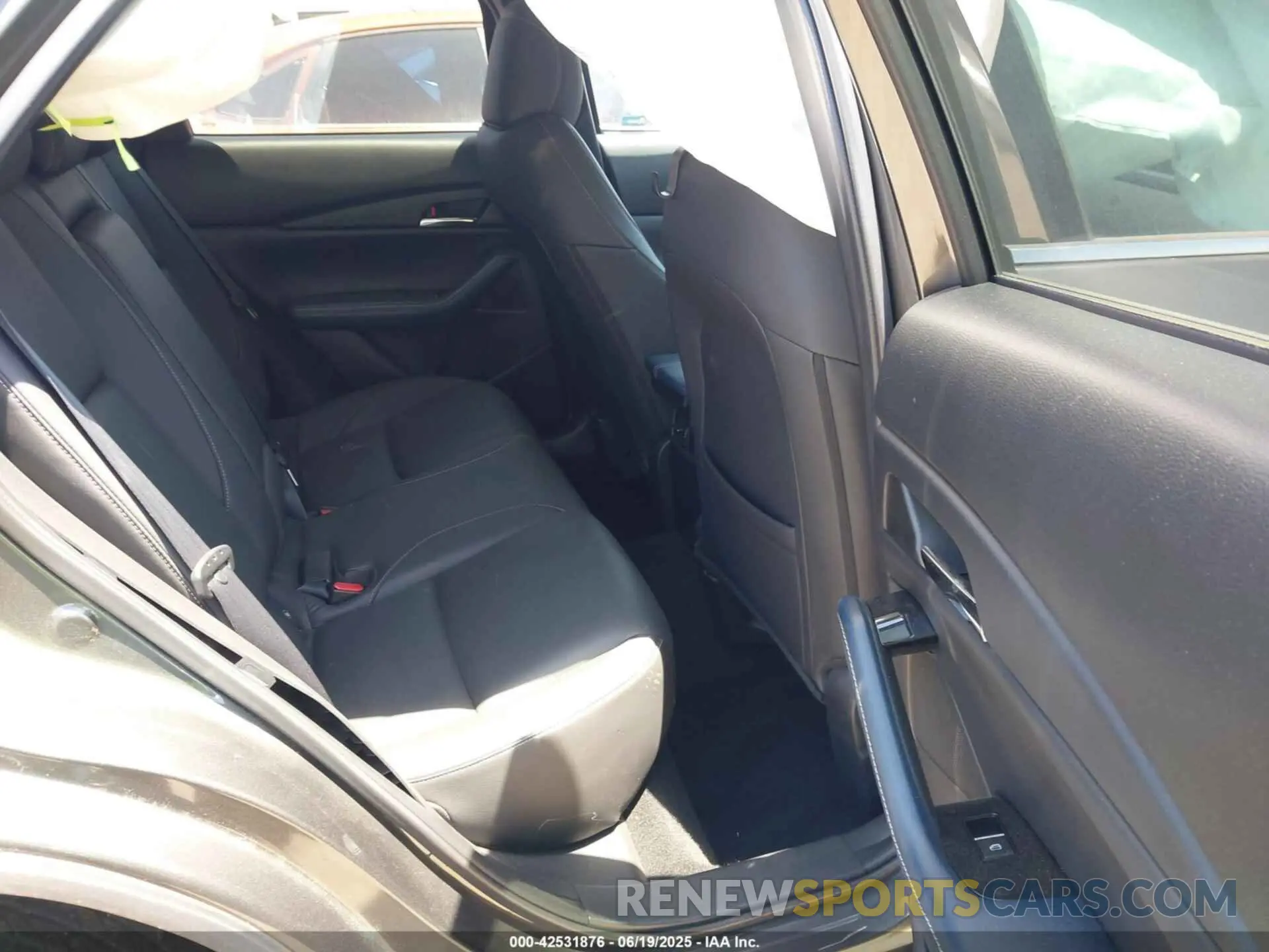 8 fotografías del automóvil dañado 3MVDMACL4MM213844 MAZDA CX-30 2021