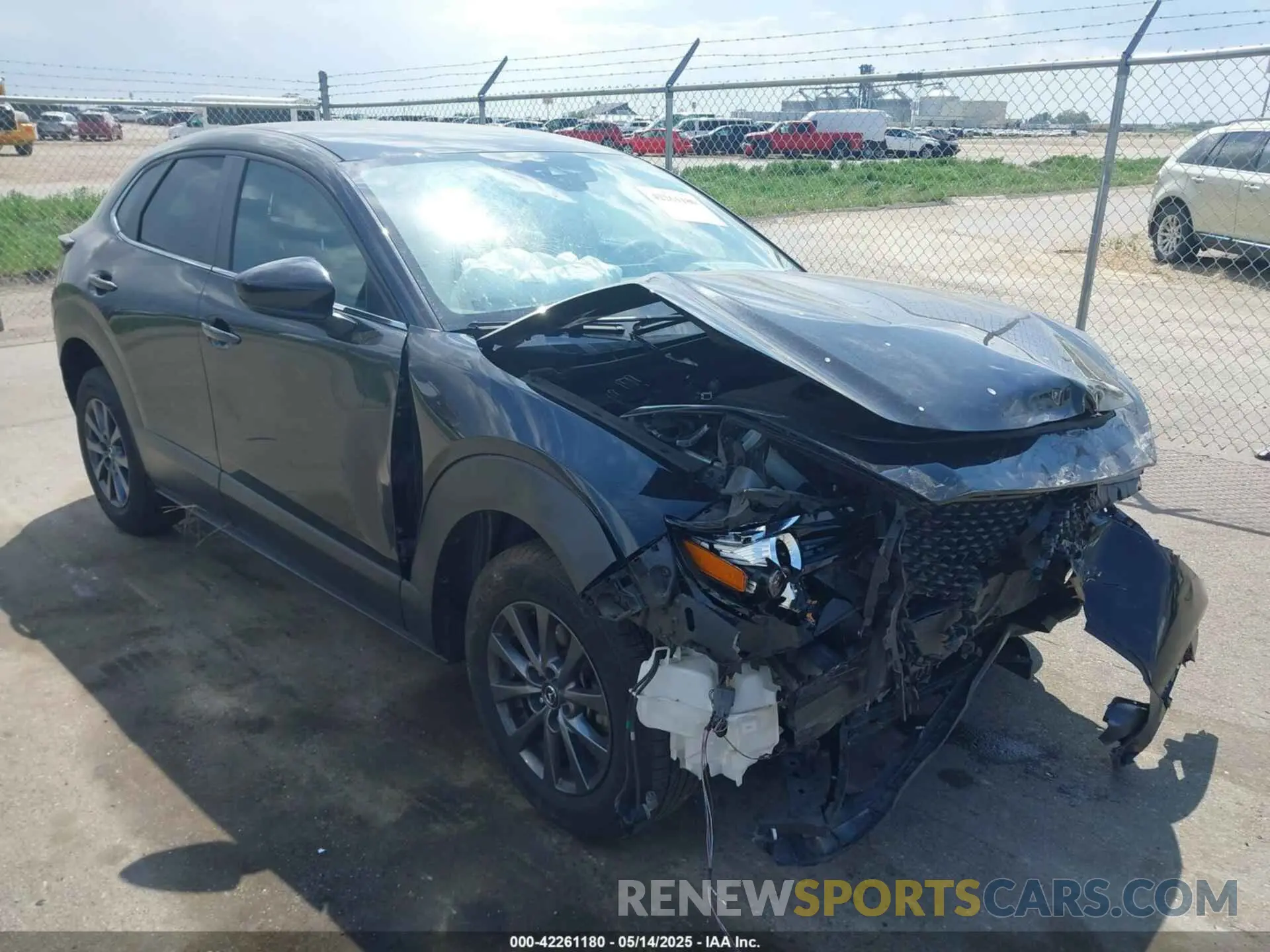 1 fotografías del automóvil dañado 3MVDMBAL0MM254030 MAZDA CX-30 2021