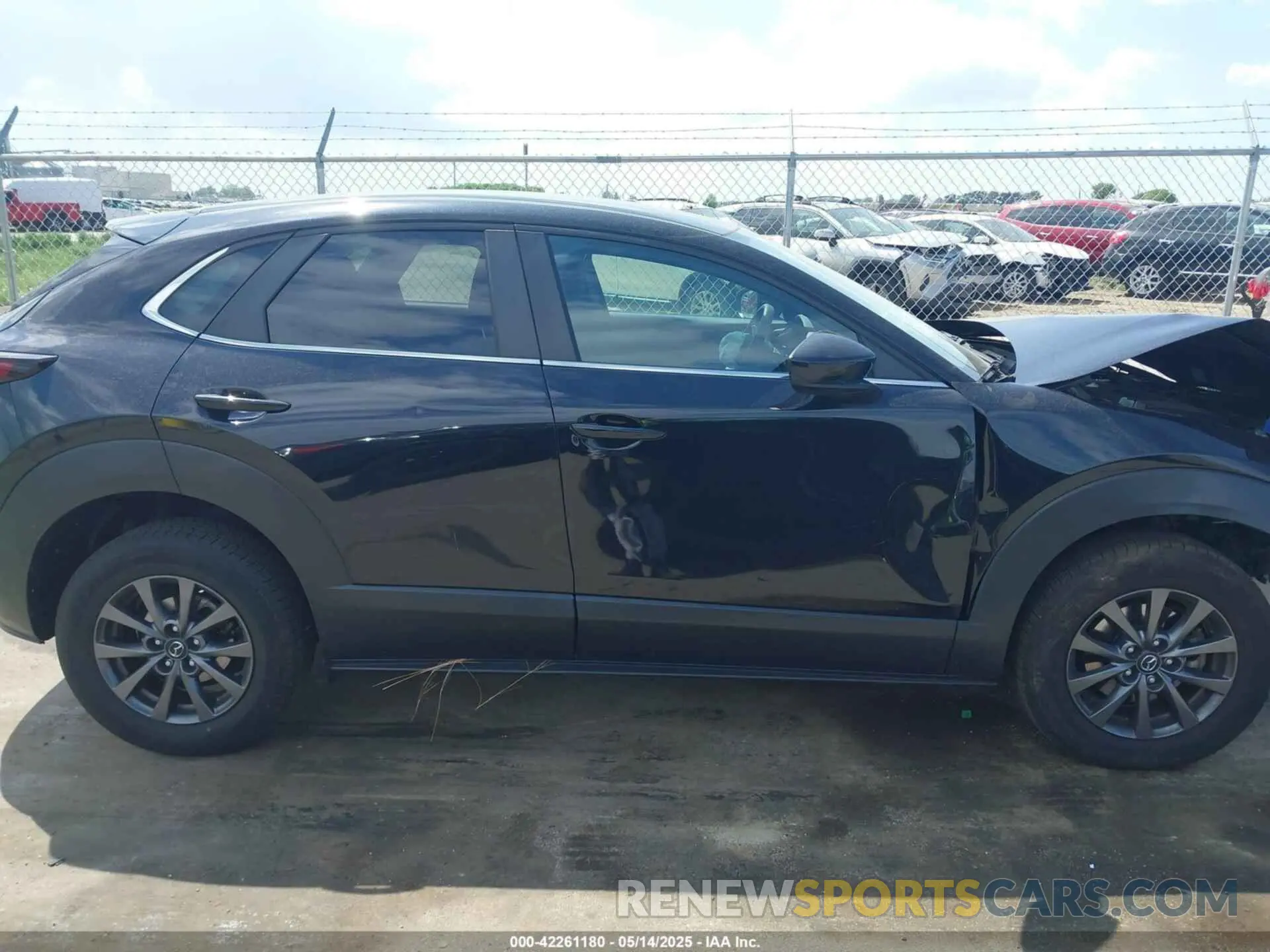 13 fotografías del automóvil dañado 3MVDMBAL0MM254030 MAZDA CX-30 2021