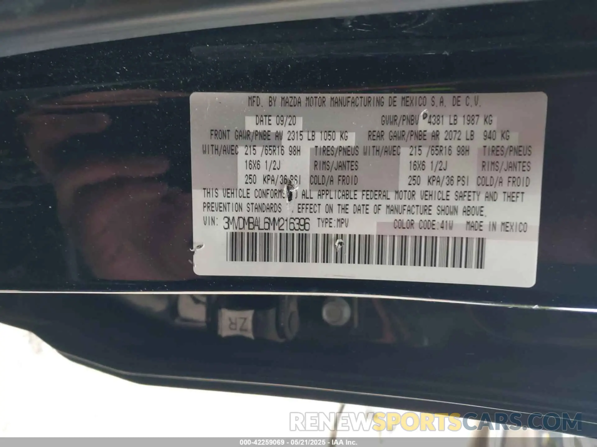 9 fotografías del automóvil dañado 3MVDMBAL6MM216396 MAZDA CX-30 2021