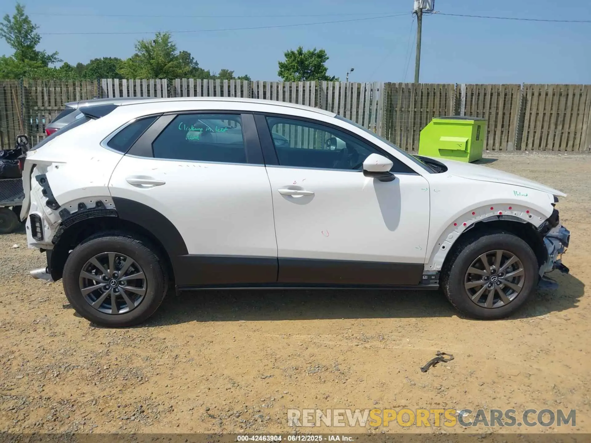14 fotografías del automóvil dañado 3MVDMBAL7MM232767 MAZDA CX-30 2021