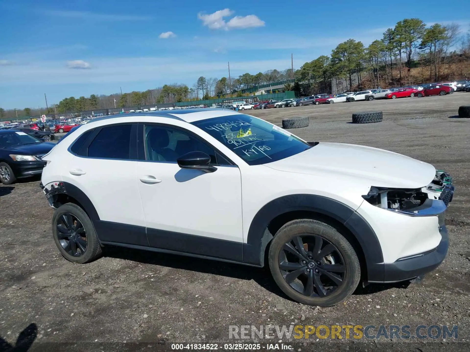 13 fotografías del automóvil dañado 3MVDMBAYXMM250823 MAZDA CX-30 2021