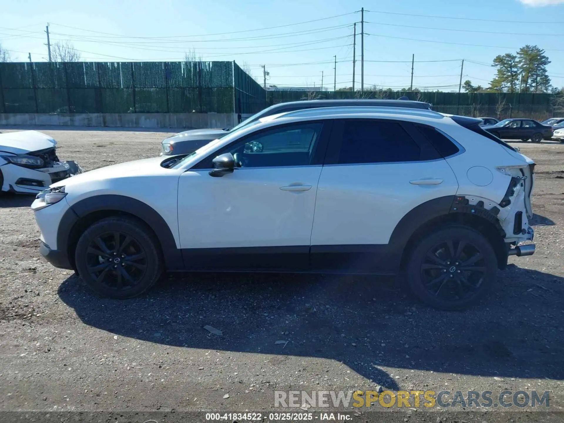 14 fotografías del automóvil dañado 3MVDMBAYXMM250823 MAZDA CX-30 2021