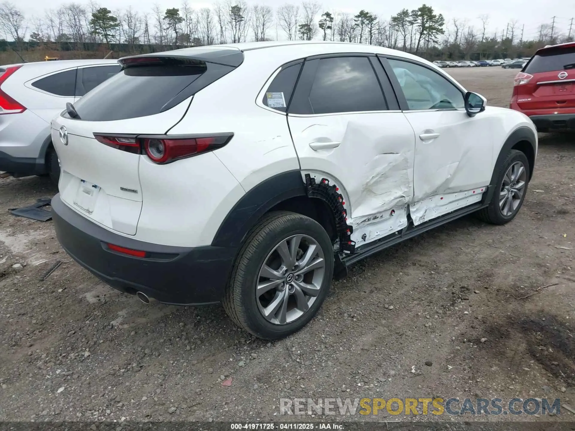4 fotografías del automóvil dañado 3MVDMBBL0MM311261 MAZDA CX-30 2021