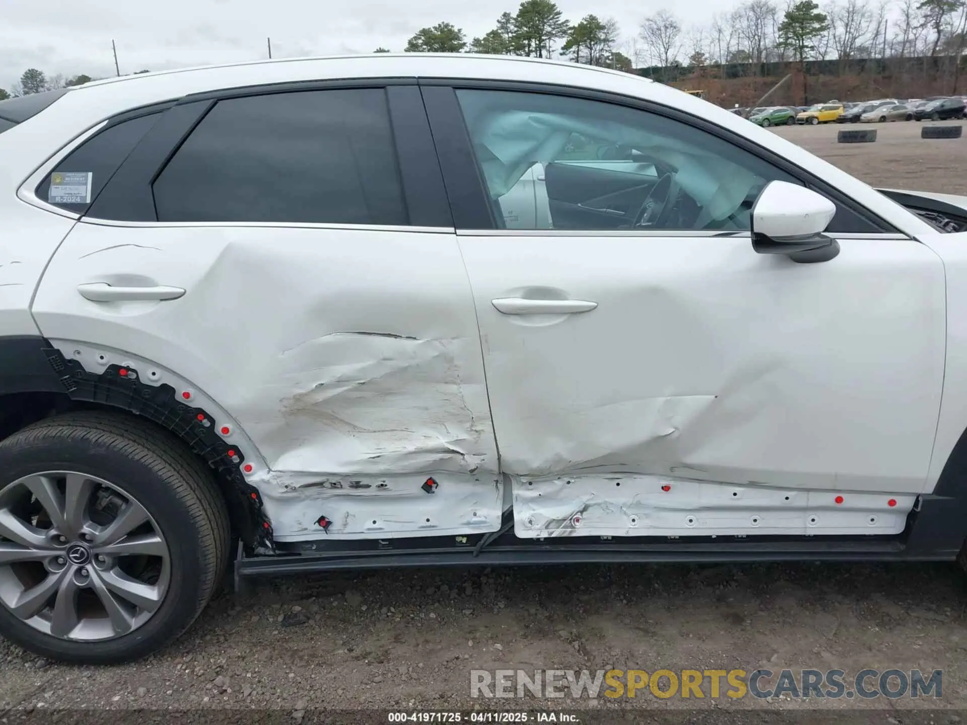 6 fotografías del automóvil dañado 3MVDMBBL0MM311261 MAZDA CX-30 2021