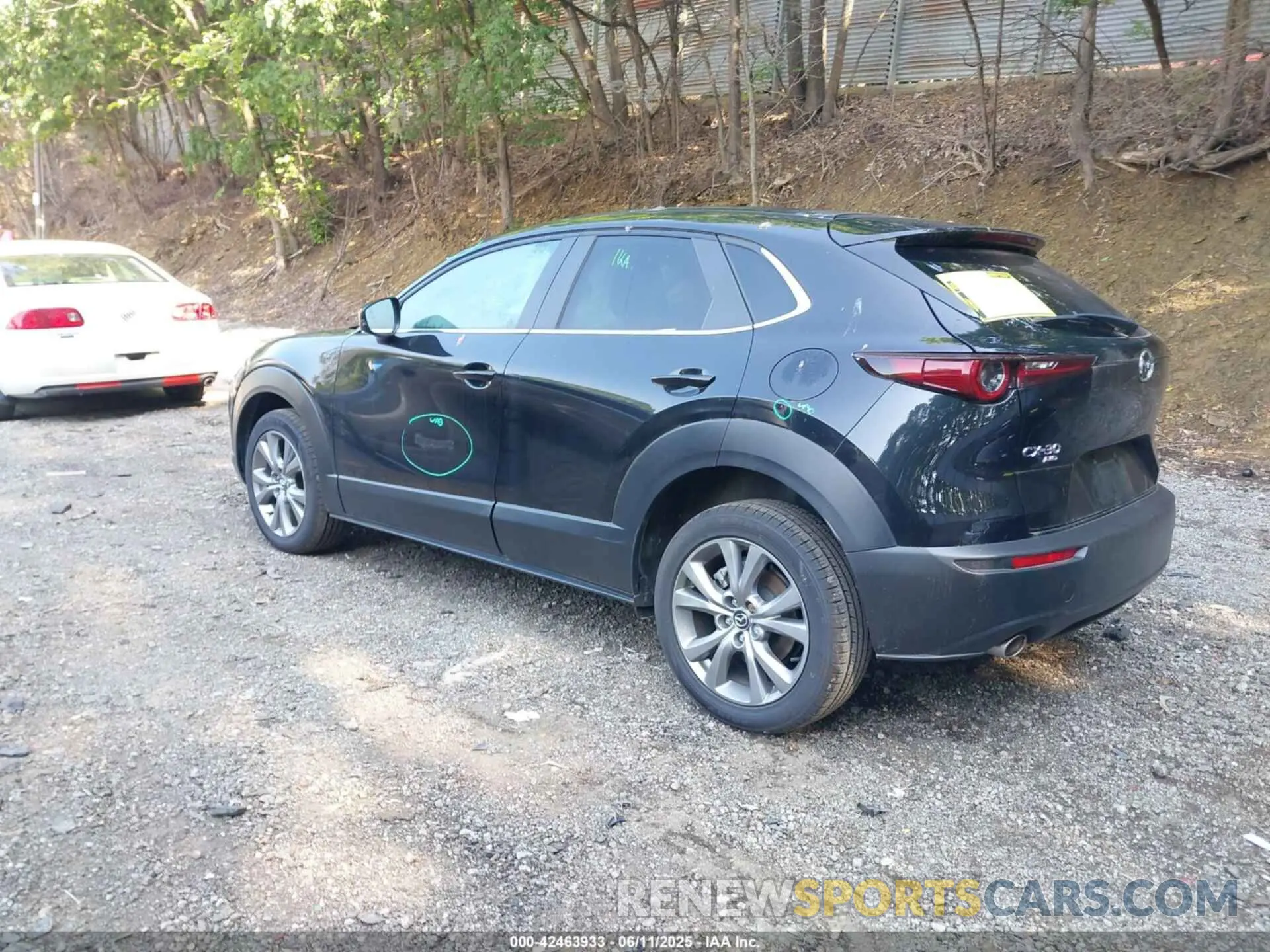 3 fotografías del automóvil dañado 3MVDMBBL1MM234920 MAZDA CX-30 2021