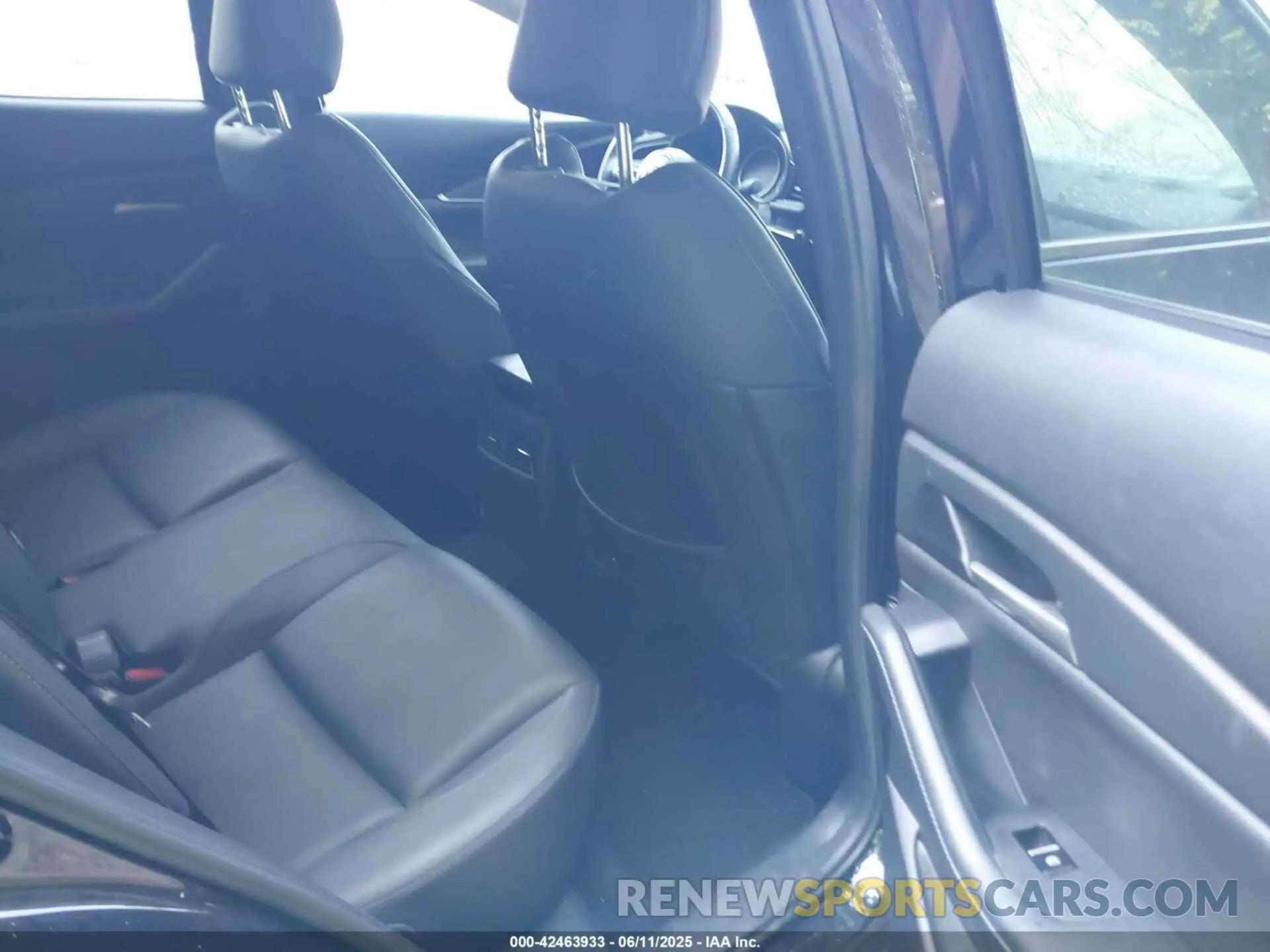 8 fotografías del automóvil dañado 3MVDMBBL1MM234920 MAZDA CX-30 2021