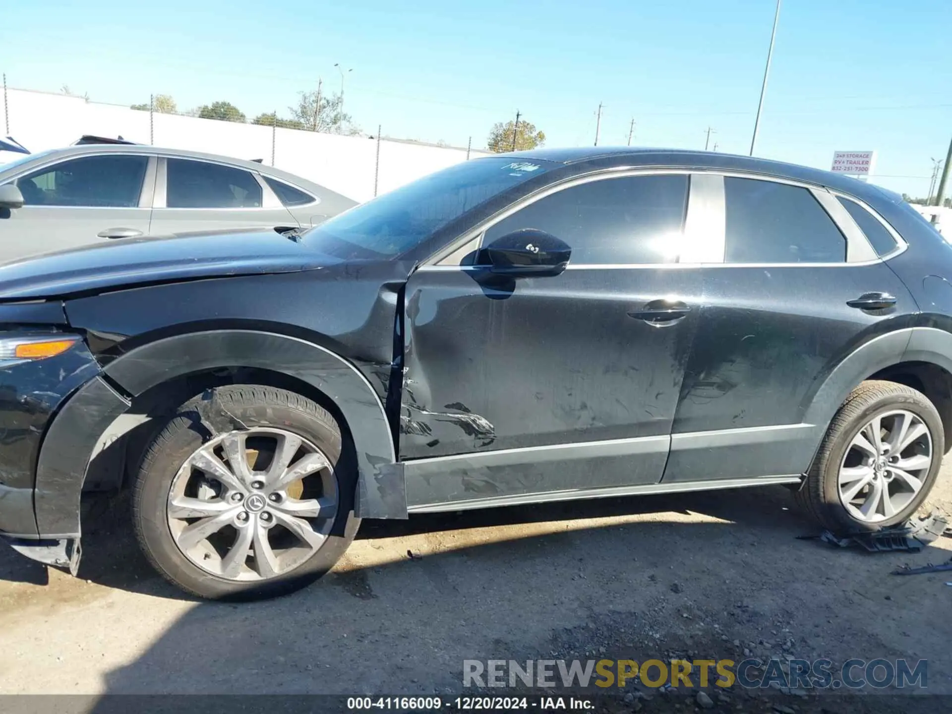 14 fotografías del automóvil dañado 3MVDMBBL1MM260529 MAZDA CX-30 2021