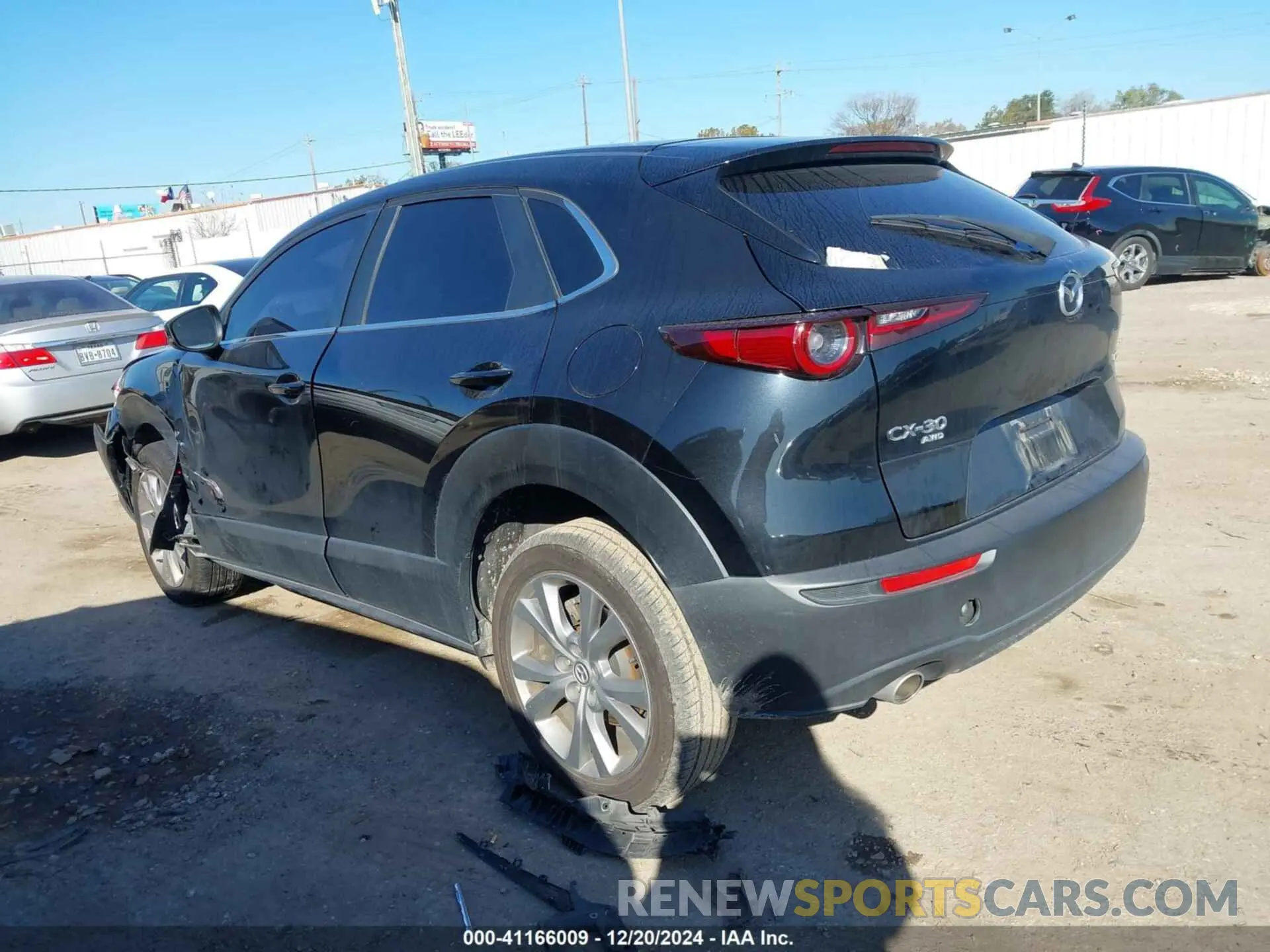 3 fotografías del automóvil dañado 3MVDMBBL1MM260529 MAZDA CX-30 2021