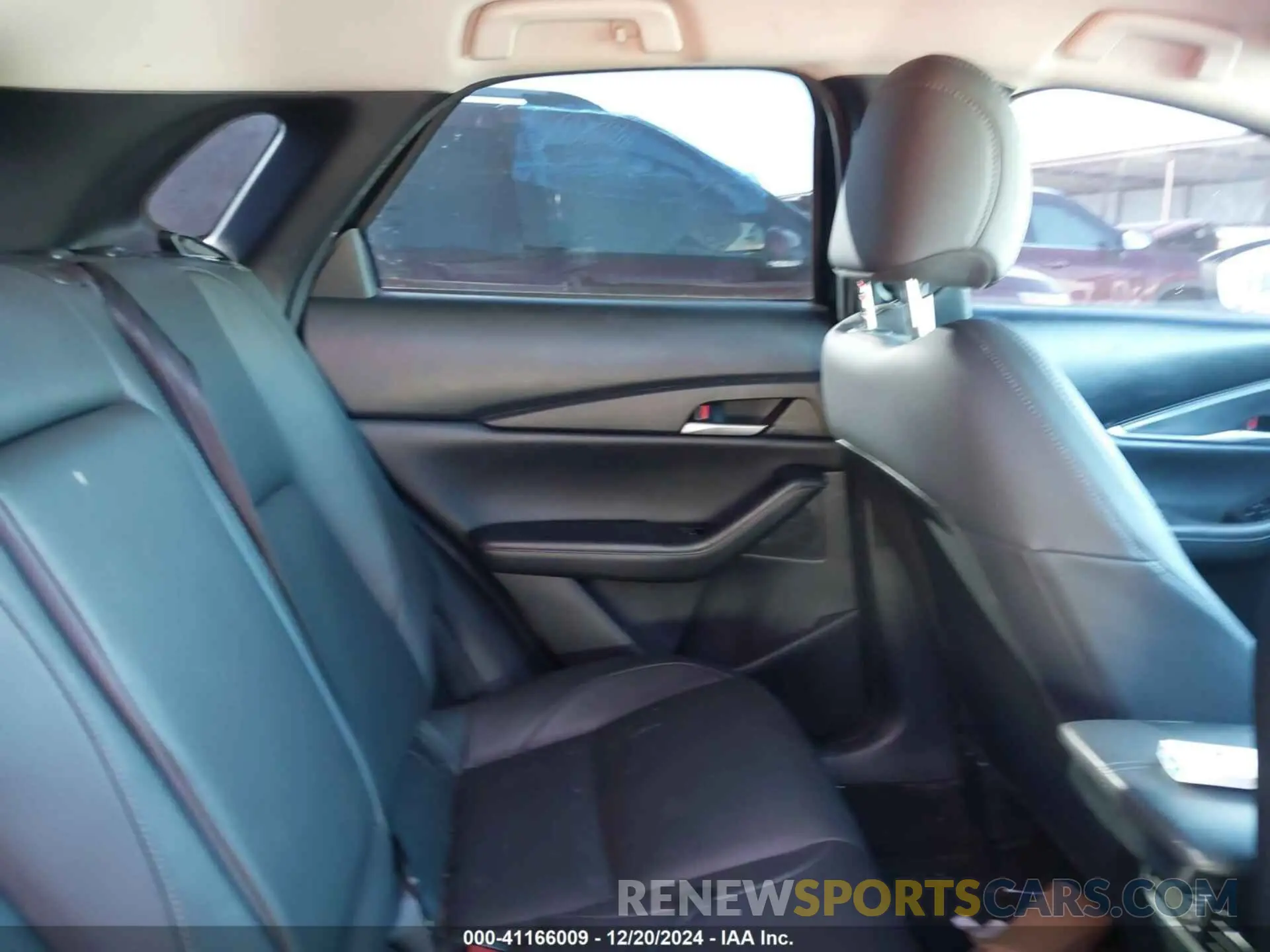 8 fotografías del automóvil dañado 3MVDMBBL1MM260529 MAZDA CX-30 2021