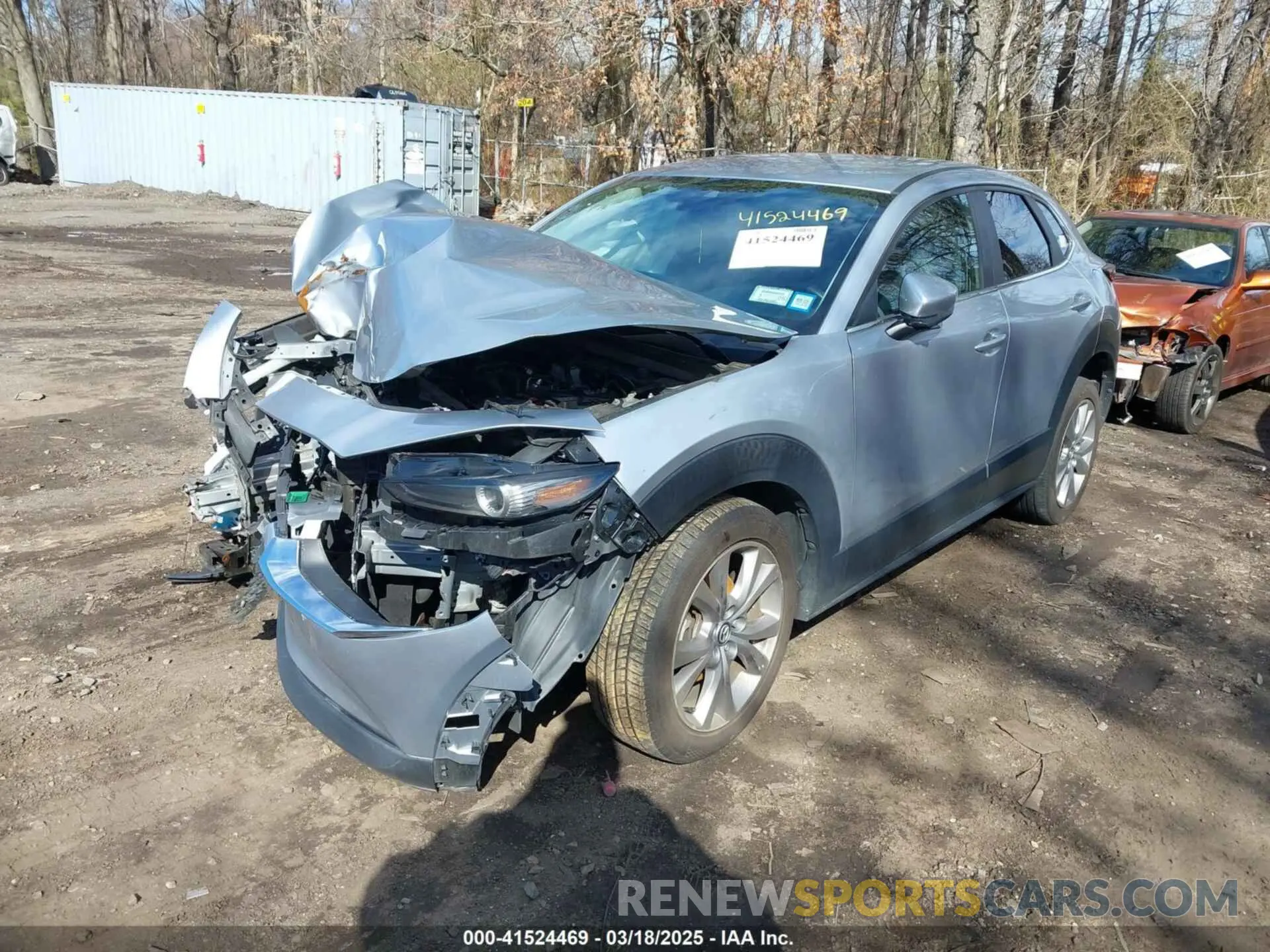 2 fotografías del automóvil dañado 3MVDMBBL3MM224650 MAZDA CX-30 2021