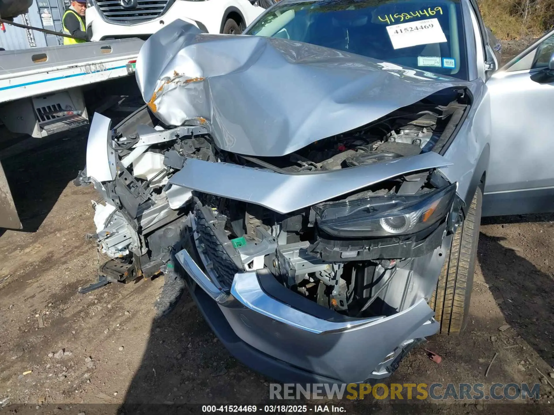 6 fotografías del automóvil dañado 3MVDMBBL3MM224650 MAZDA CX-30 2021