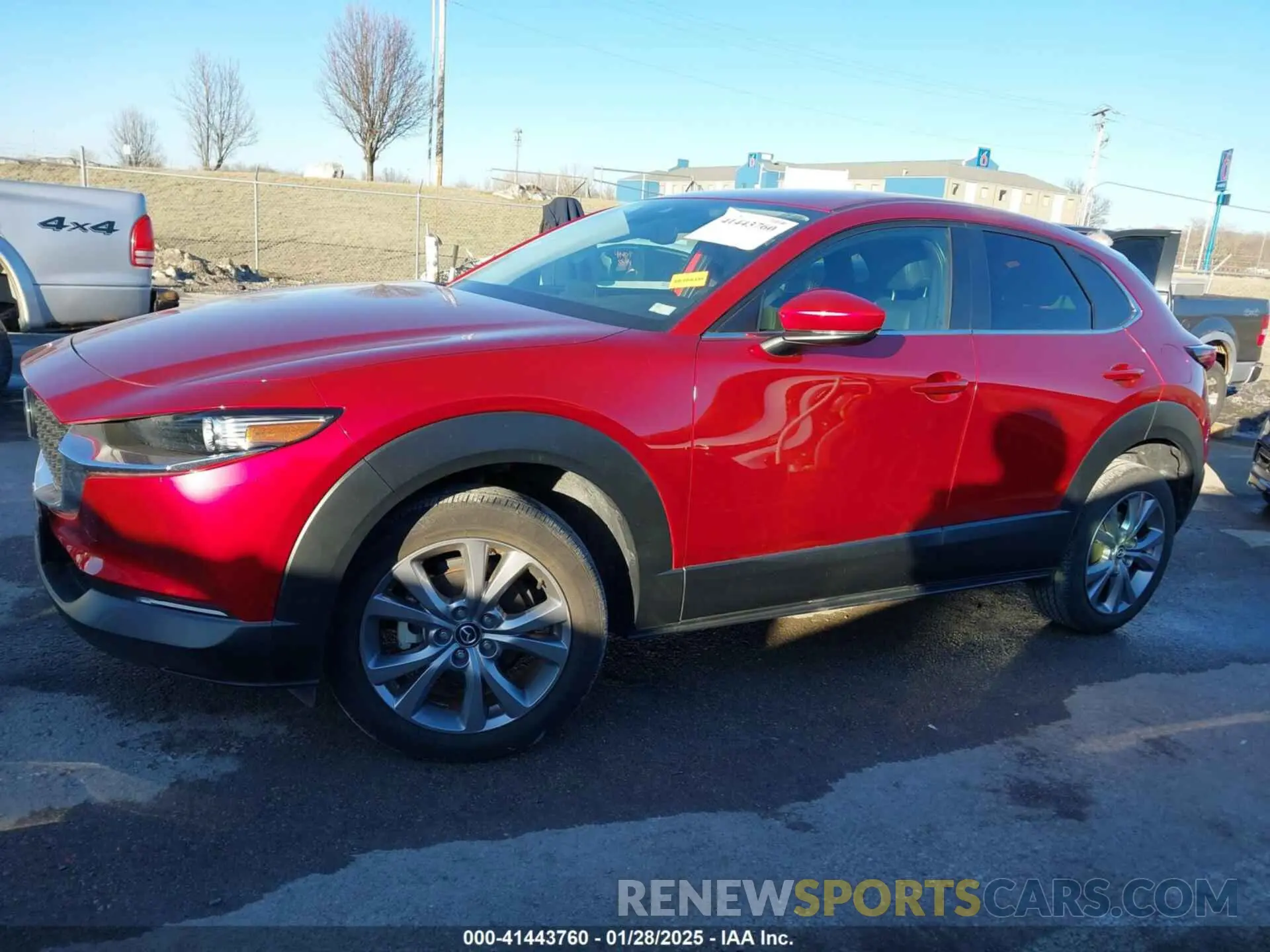 14 fotografías del automóvil dañado 3MVDMBBL3MM318317 MAZDA CX-30 2021
