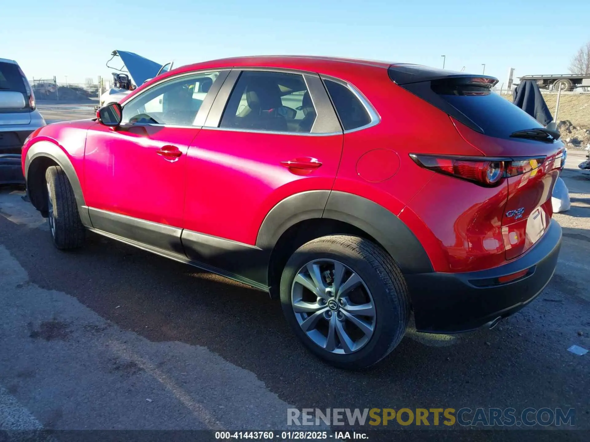3 fotografías del automóvil dañado 3MVDMBBL3MM318317 MAZDA CX-30 2021
