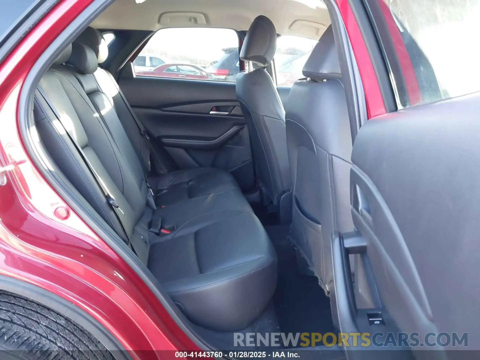 8 fotografías del automóvil dañado 3MVDMBBL3MM318317 MAZDA CX-30 2021