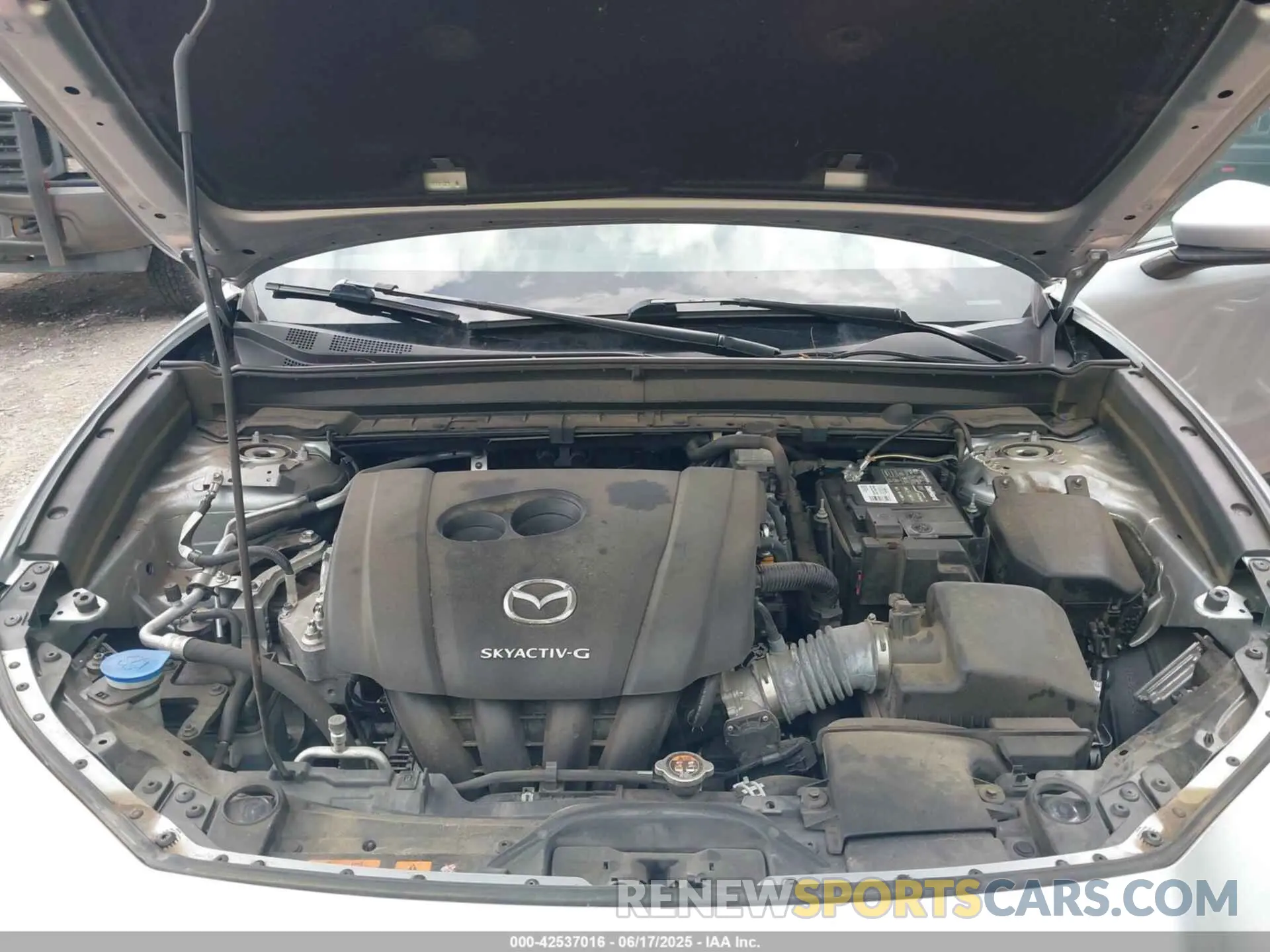 10 fotografías del automóvil dañado 3MVDMBBL4MM240615 MAZDA CX-30 2021