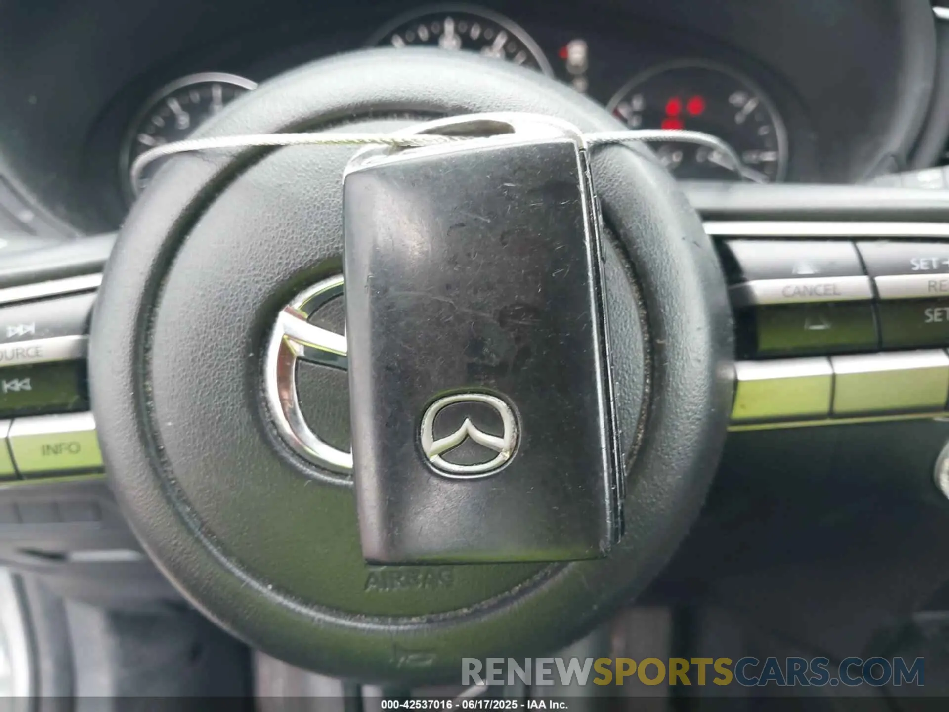 11 fotografías del automóvil dañado 3MVDMBBL4MM240615 MAZDA CX-30 2021
