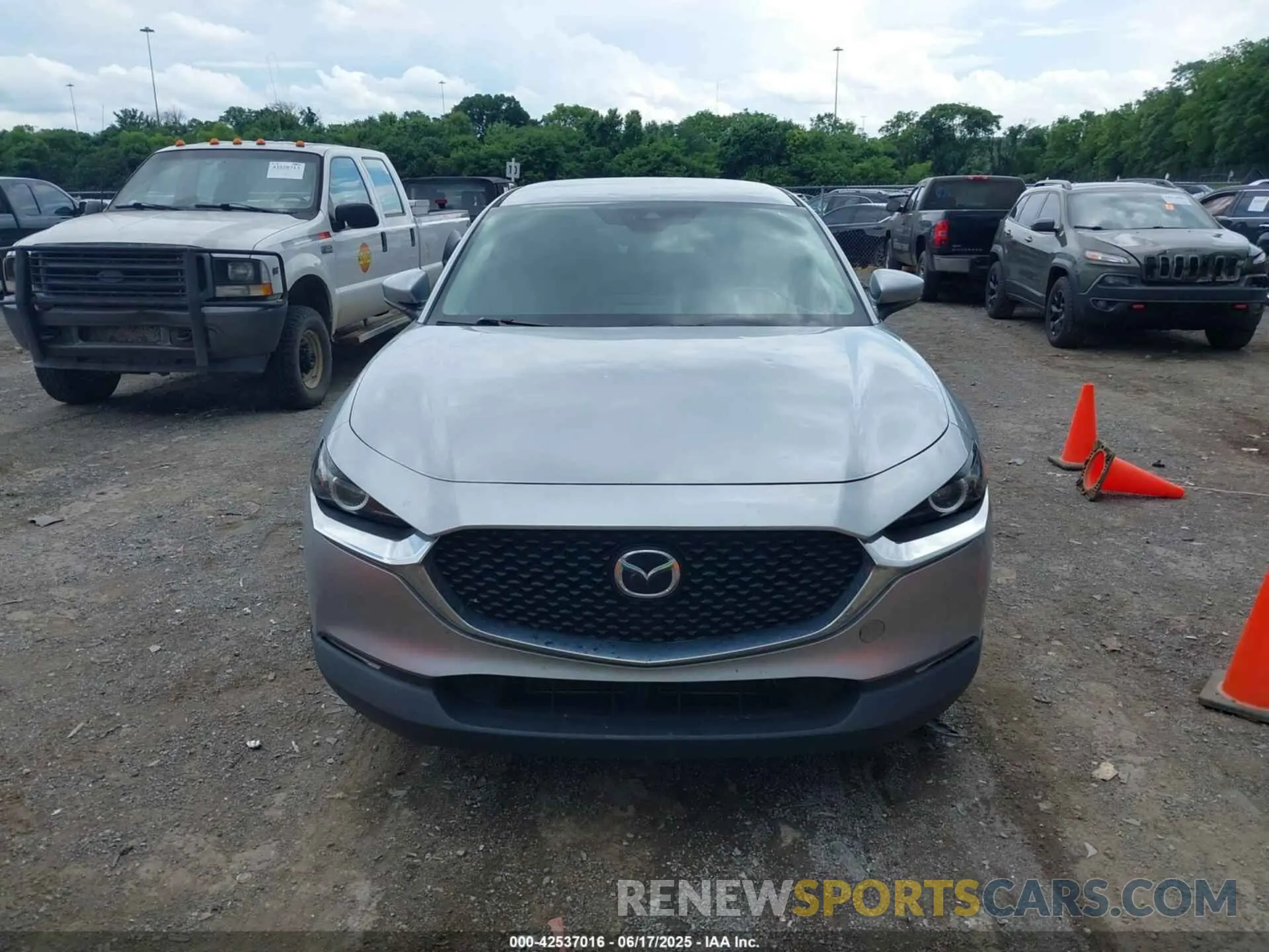 12 fotografías del automóvil dañado 3MVDMBBL4MM240615 MAZDA CX-30 2021