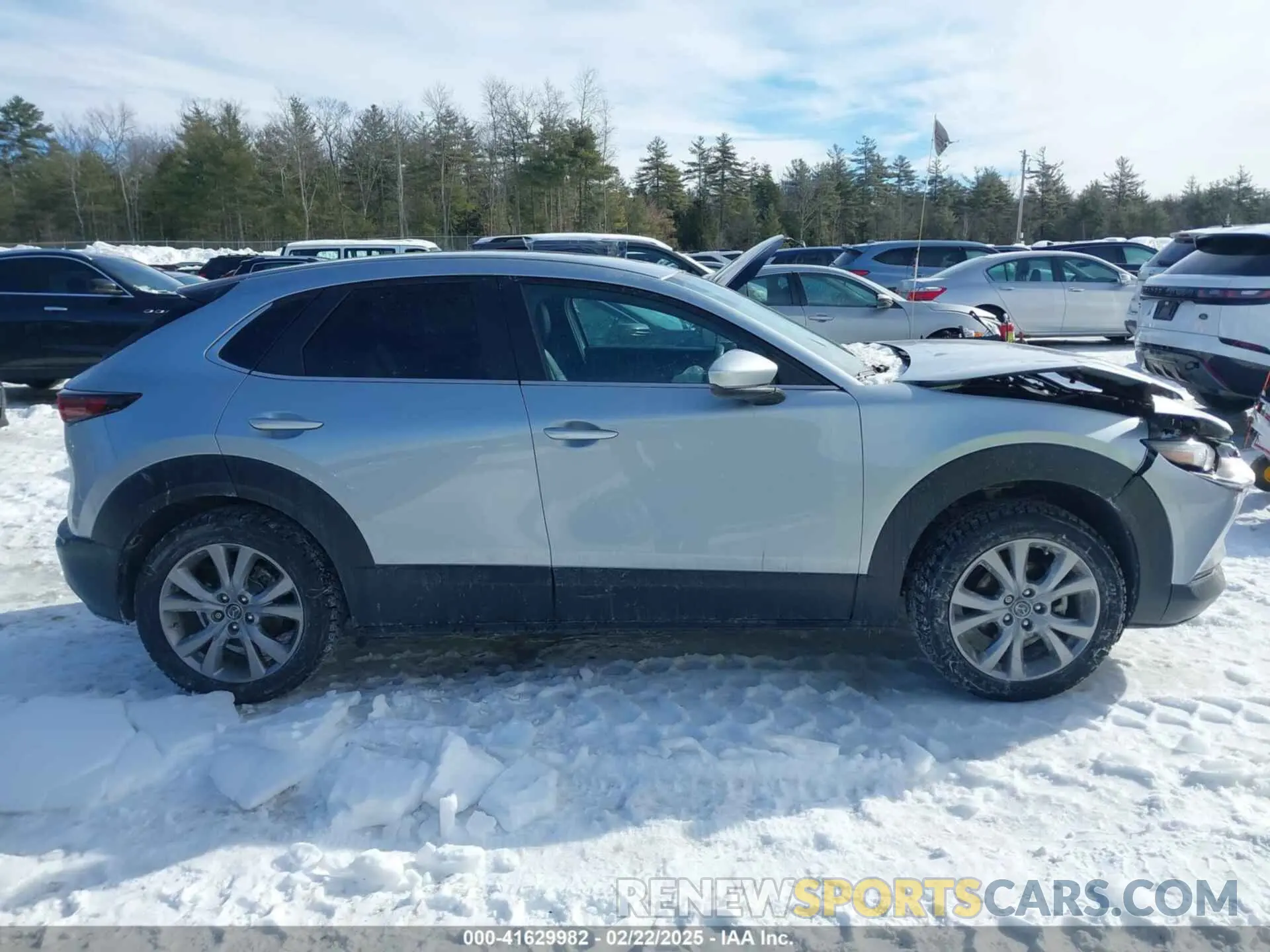14 fotografías del automóvil dañado 3MVDMBBL5MM312843 MAZDA CX-30 2021