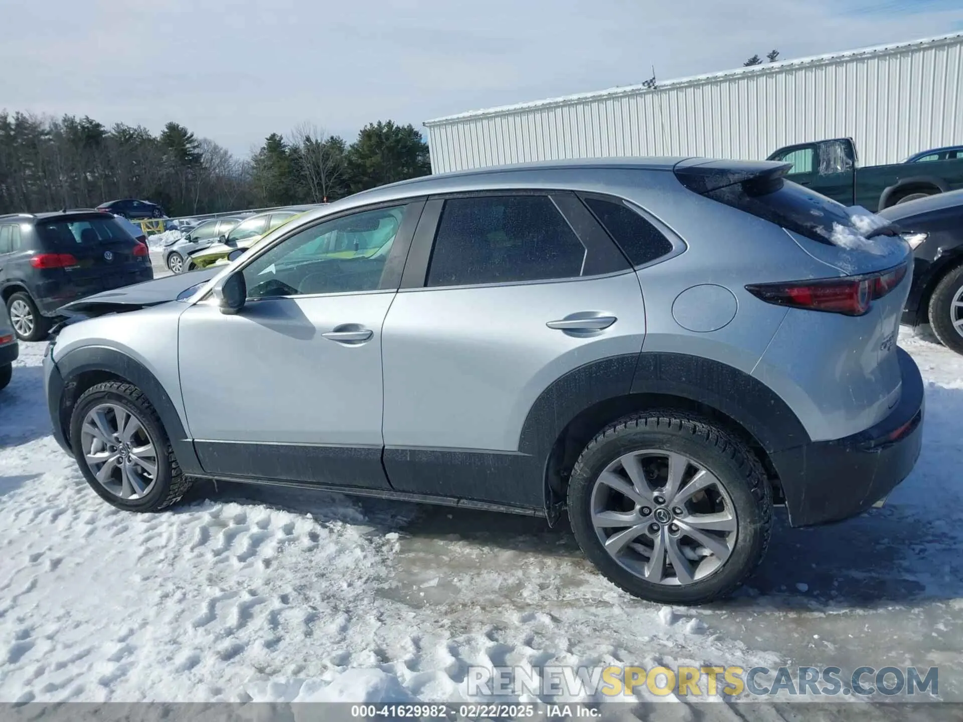 15 fotografías del automóvil dañado 3MVDMBBL5MM312843 MAZDA CX-30 2021