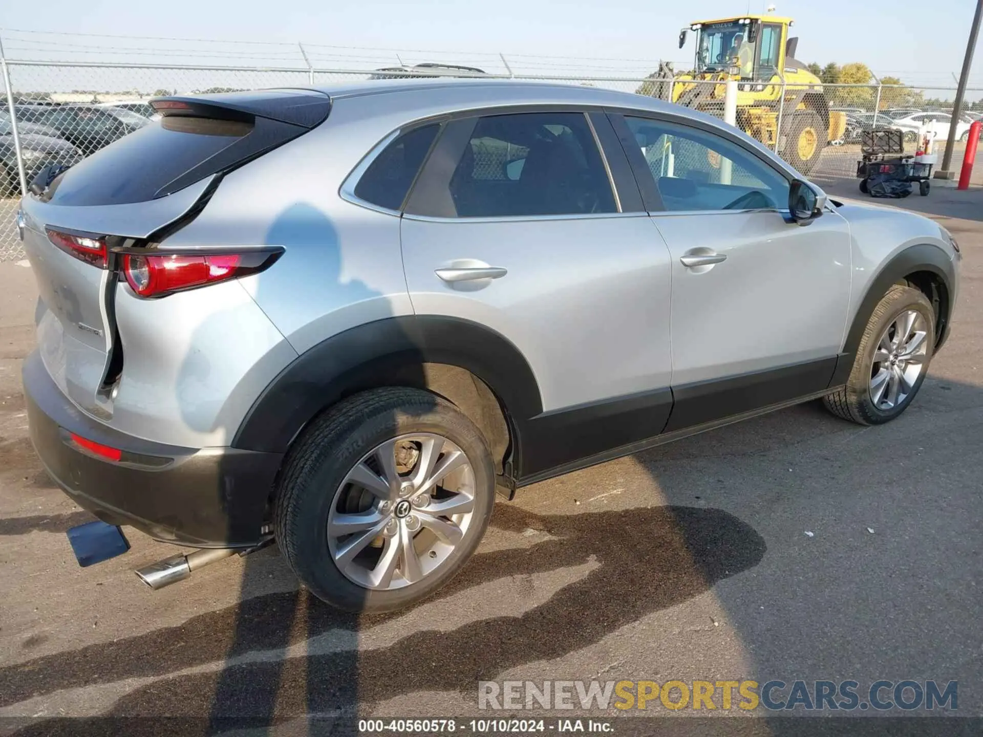 4 fotografías del automóvil dañado 3MVDMBBL6MM303746 MAZDA CX-30 2021