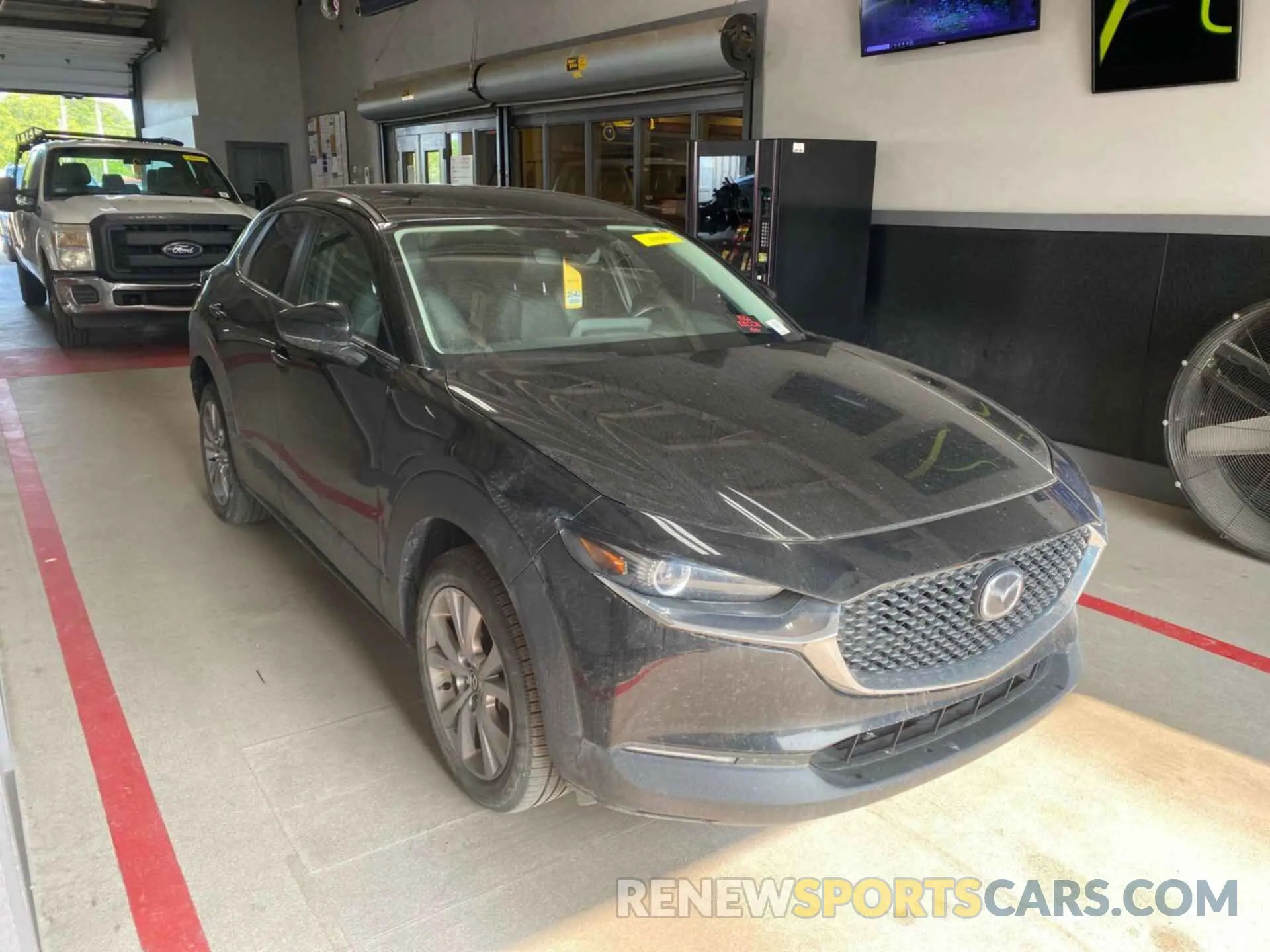 18 fotografías del automóvil dañado 3MVDMBBL8MM270541 MAZDA CX-30 2021
