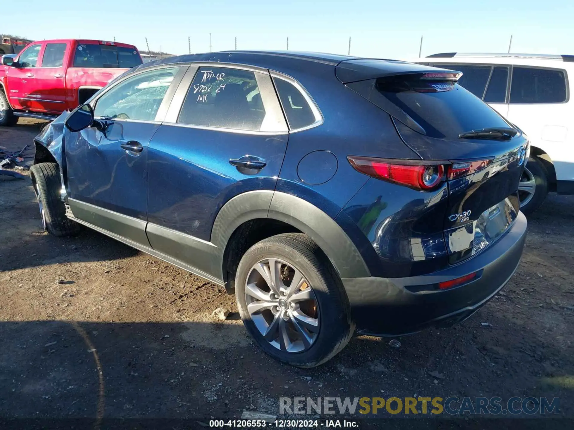 3 fotografías del automóvil dañado 3MVDMBBLXMM203892 MAZDA CX-30 2021