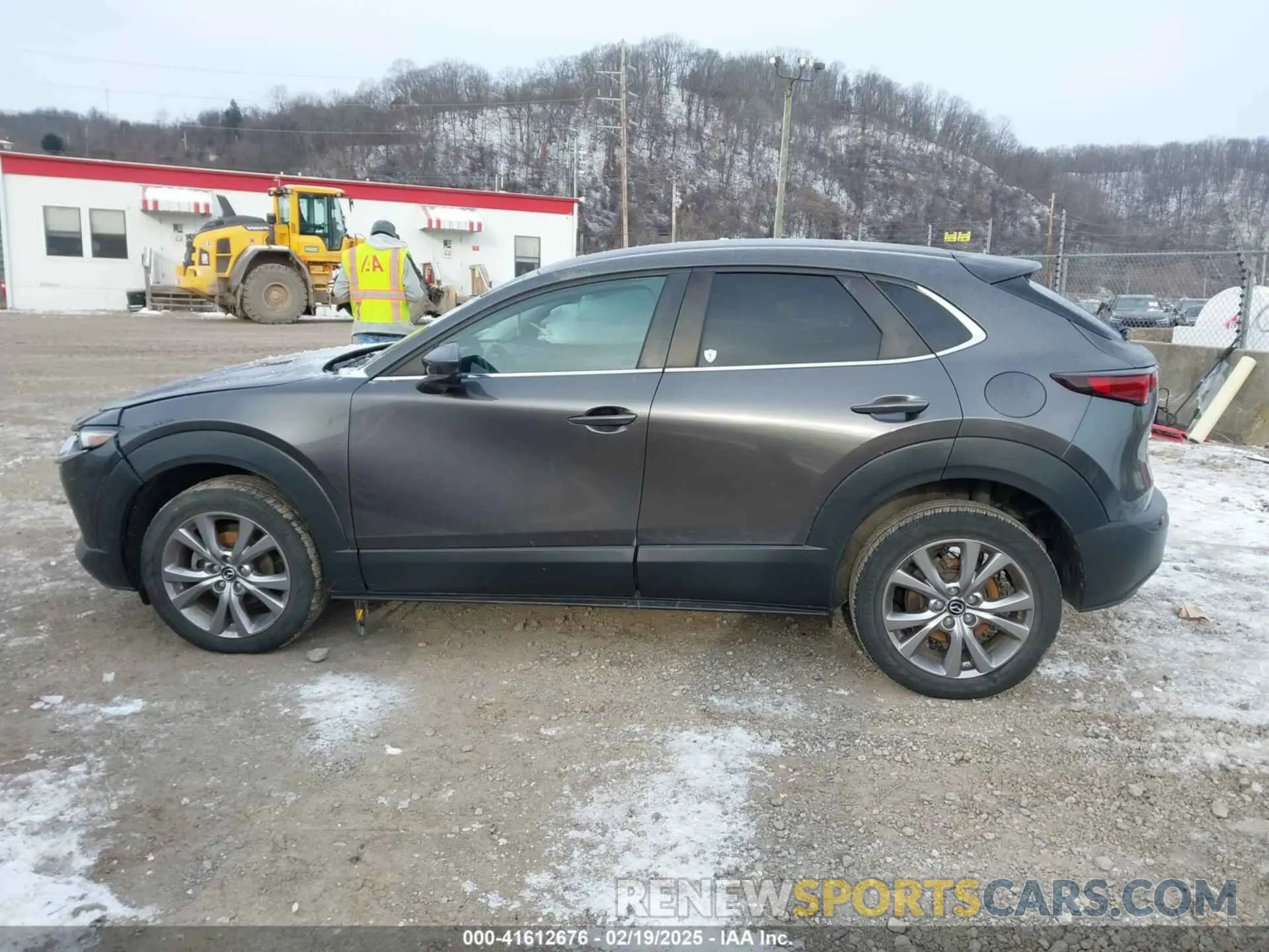 14 fotografías del automóvil dañado 3MVDMBBLXMM222832 MAZDA CX-30 2021