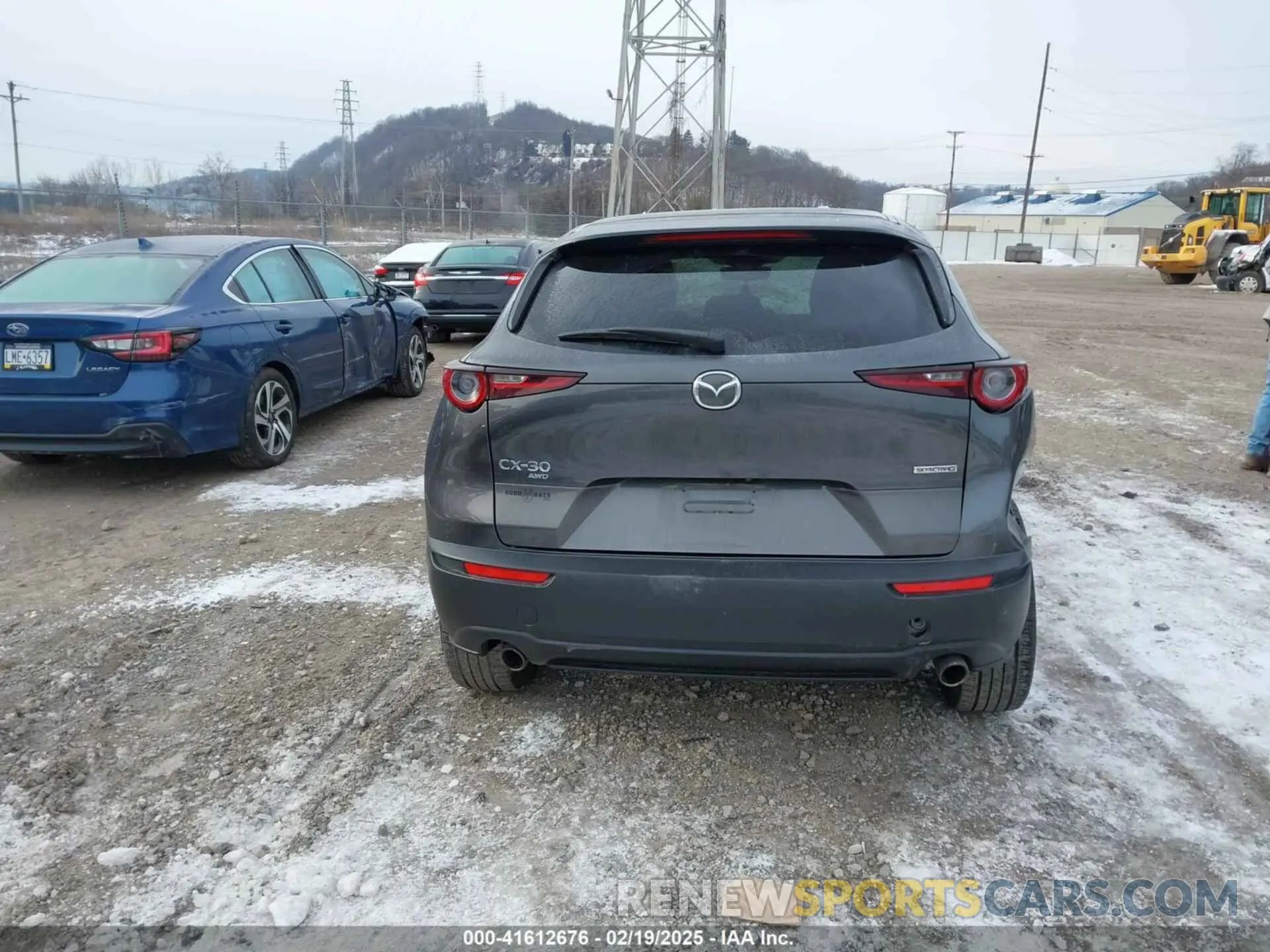 16 fotografías del automóvil dañado 3MVDMBBLXMM222832 MAZDA CX-30 2021