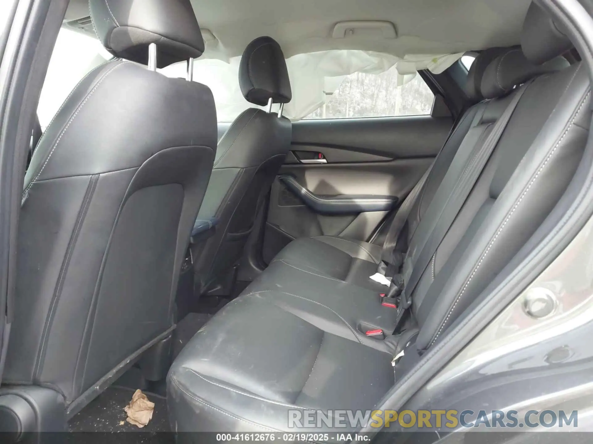 8 fotografías del automóvil dañado 3MVDMBBLXMM222832 MAZDA CX-30 2021