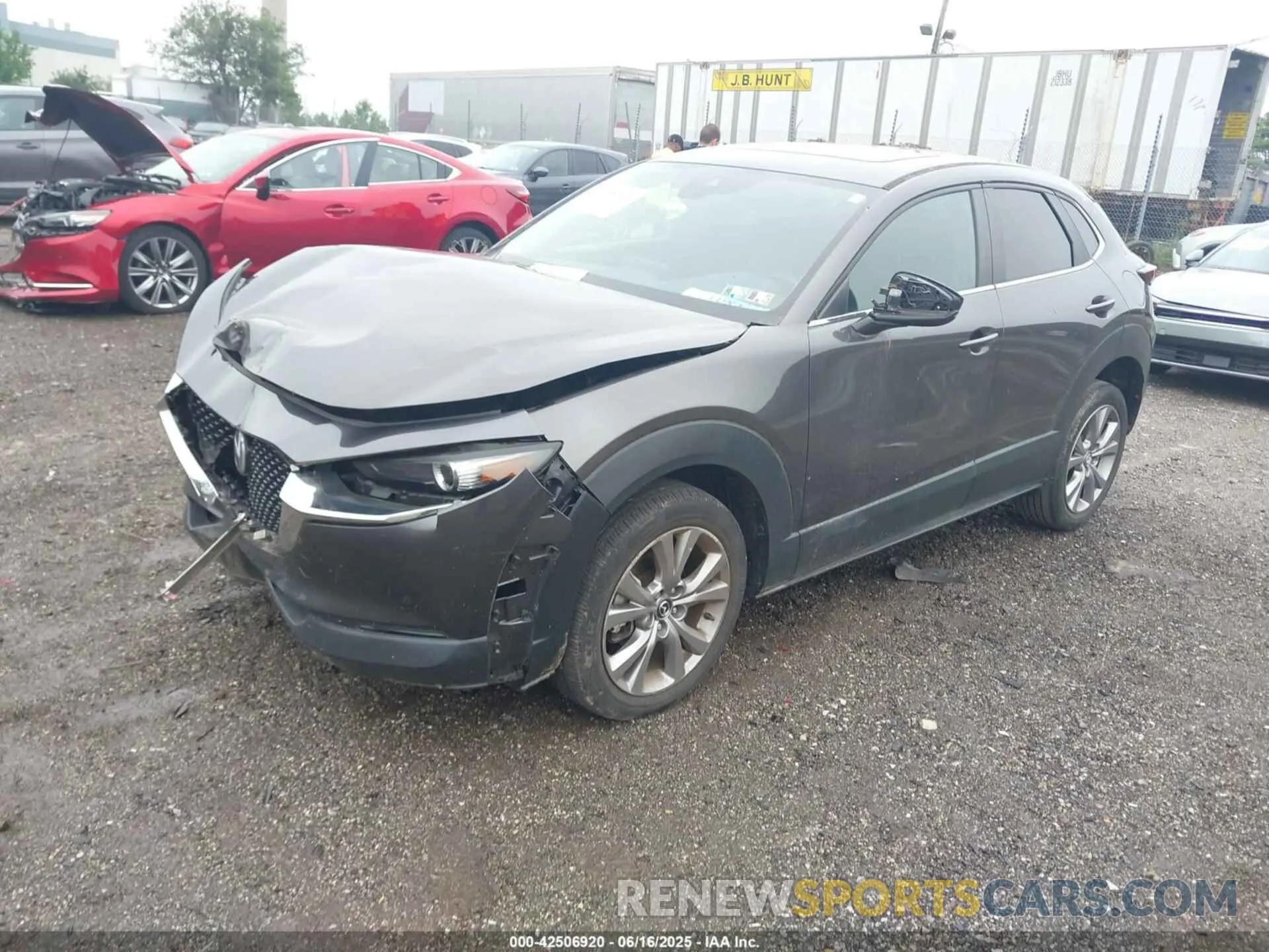 2 fotografías del automóvil dañado 3MVDMBCL3MM213601 MAZDA CX-30 2021