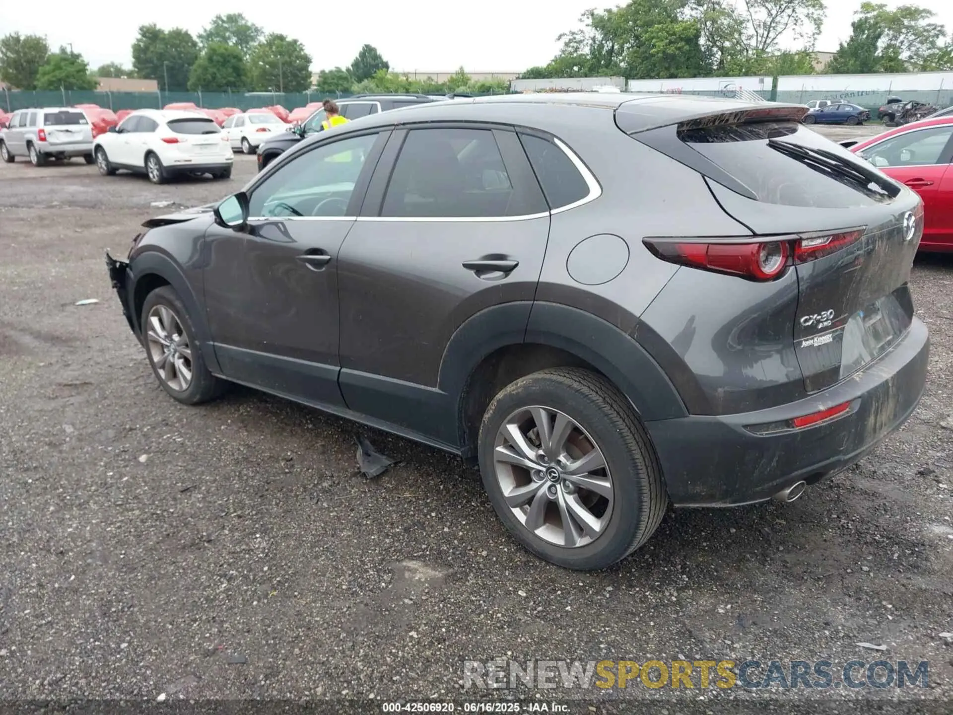 3 fotografías del automóvil dañado 3MVDMBCL3MM213601 MAZDA CX-30 2021