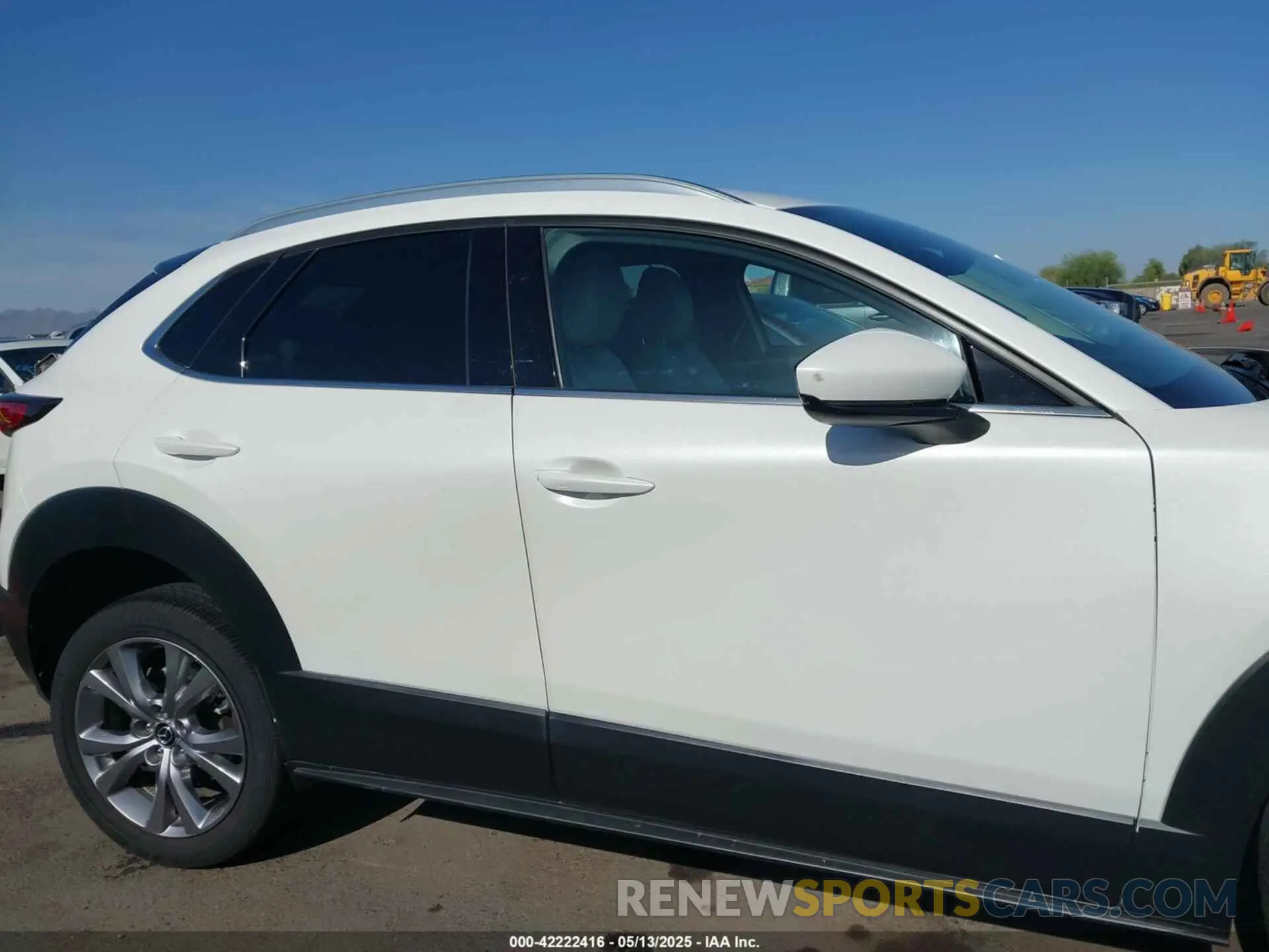13 fotografías del automóvil dañado 3MVDMBDL3MM272162 MAZDA CX-30 2021