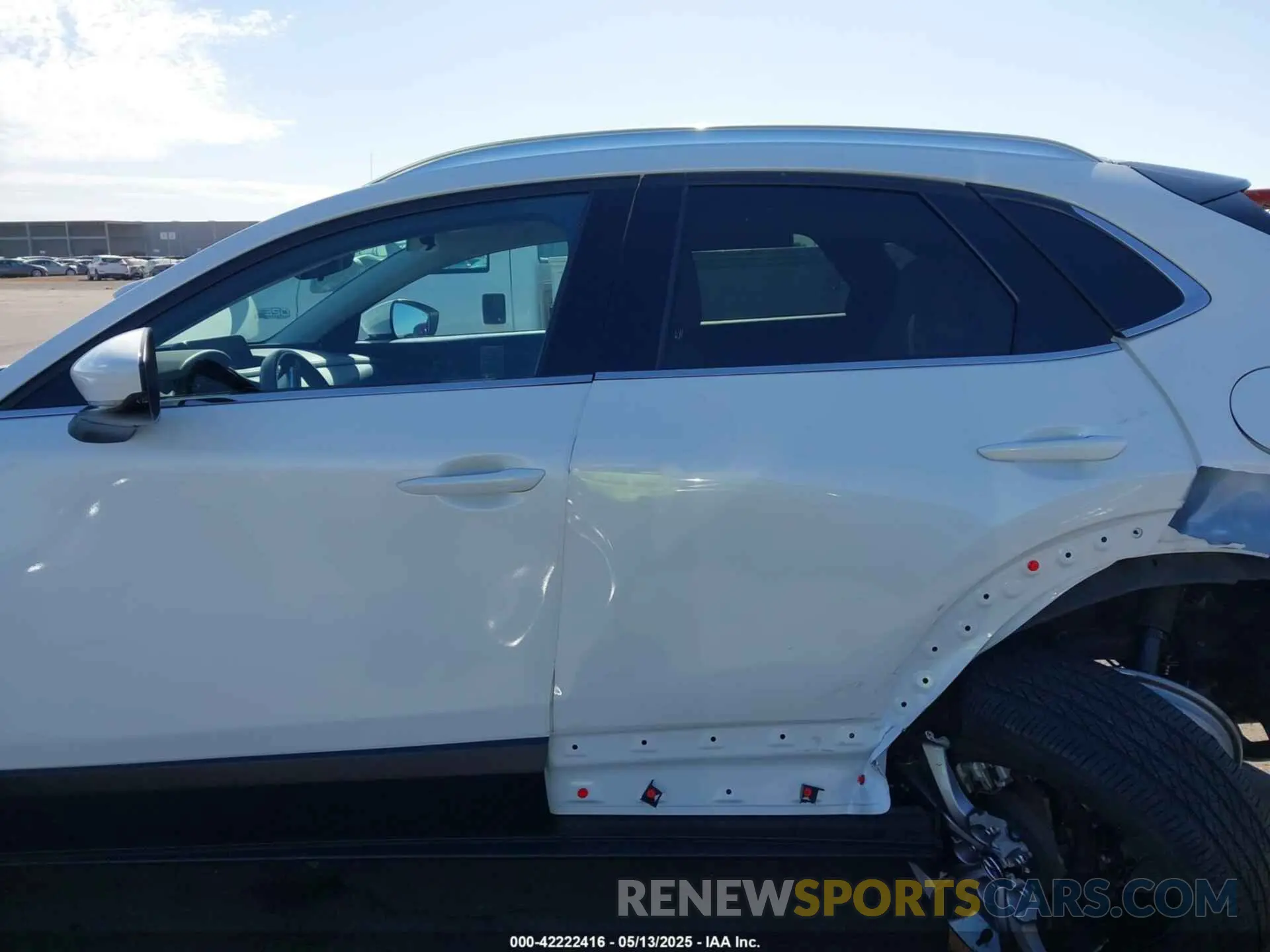 14 fotografías del automóvil dañado 3MVDMBDL3MM272162 MAZDA CX-30 2021