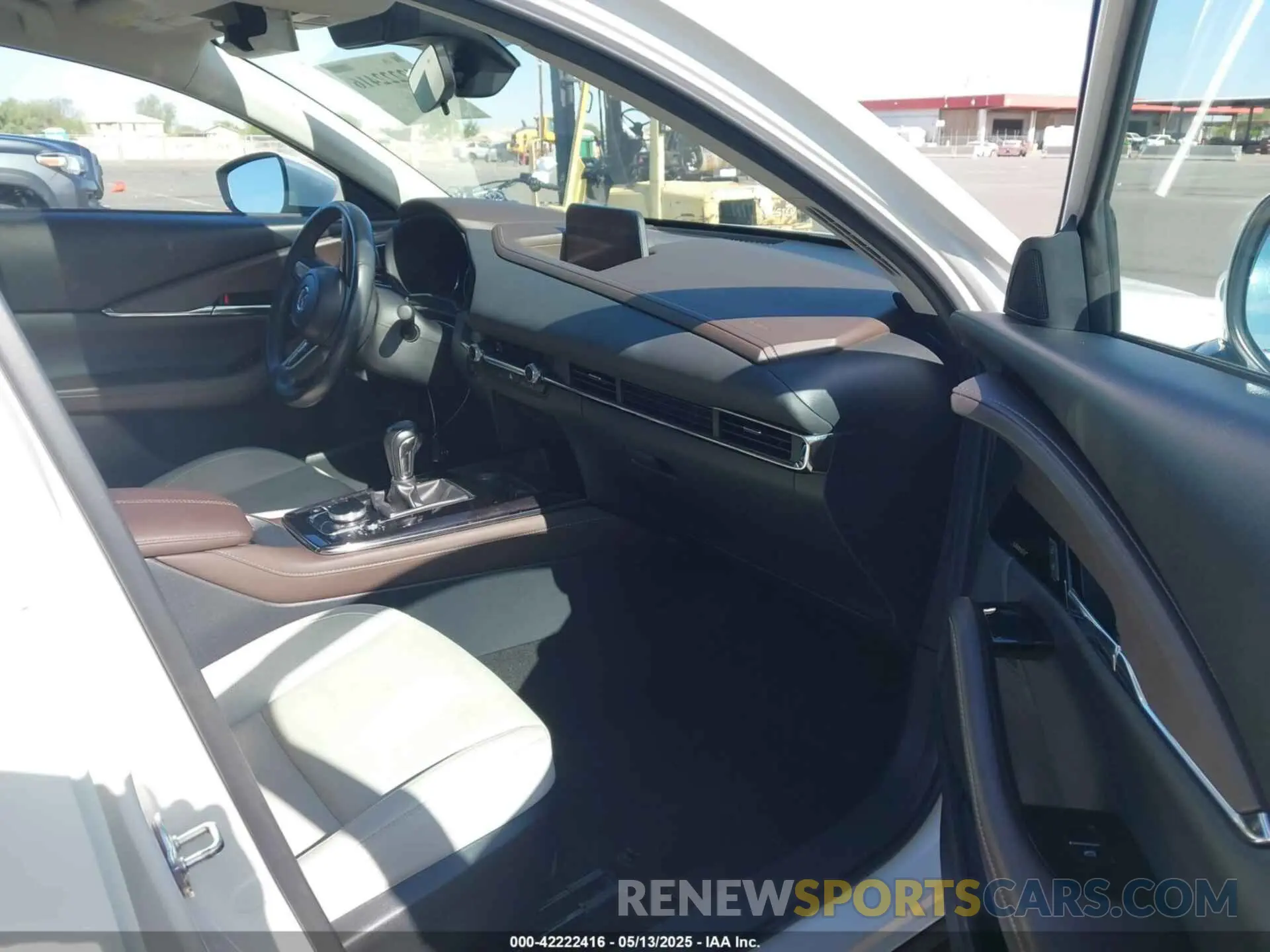 5 fotografías del automóvil dañado 3MVDMBDL3MM272162 MAZDA CX-30 2021
