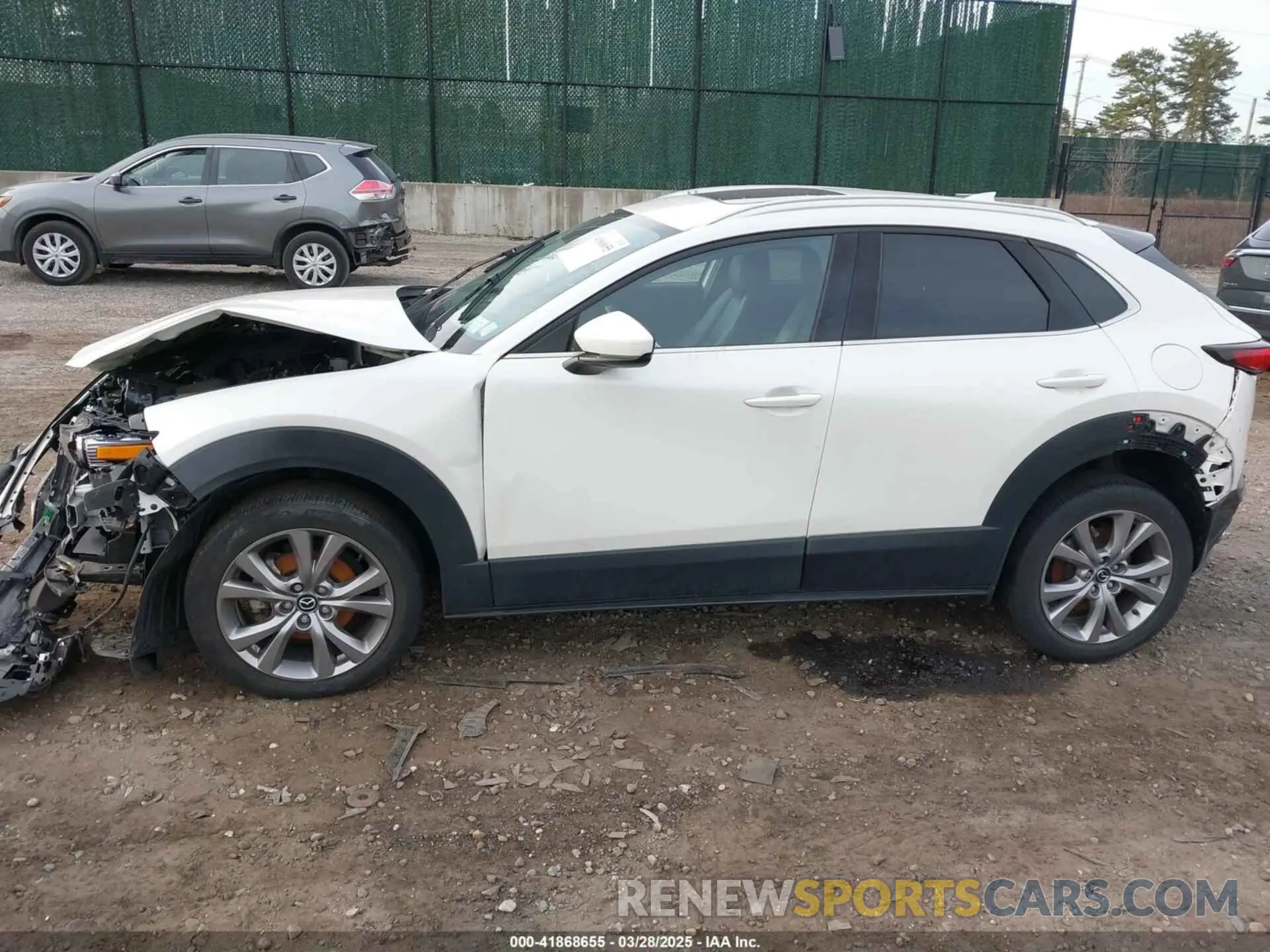 14 fotografías del automóvil dañado 3MVDMBDL4MM310630 MAZDA CX-30 2021